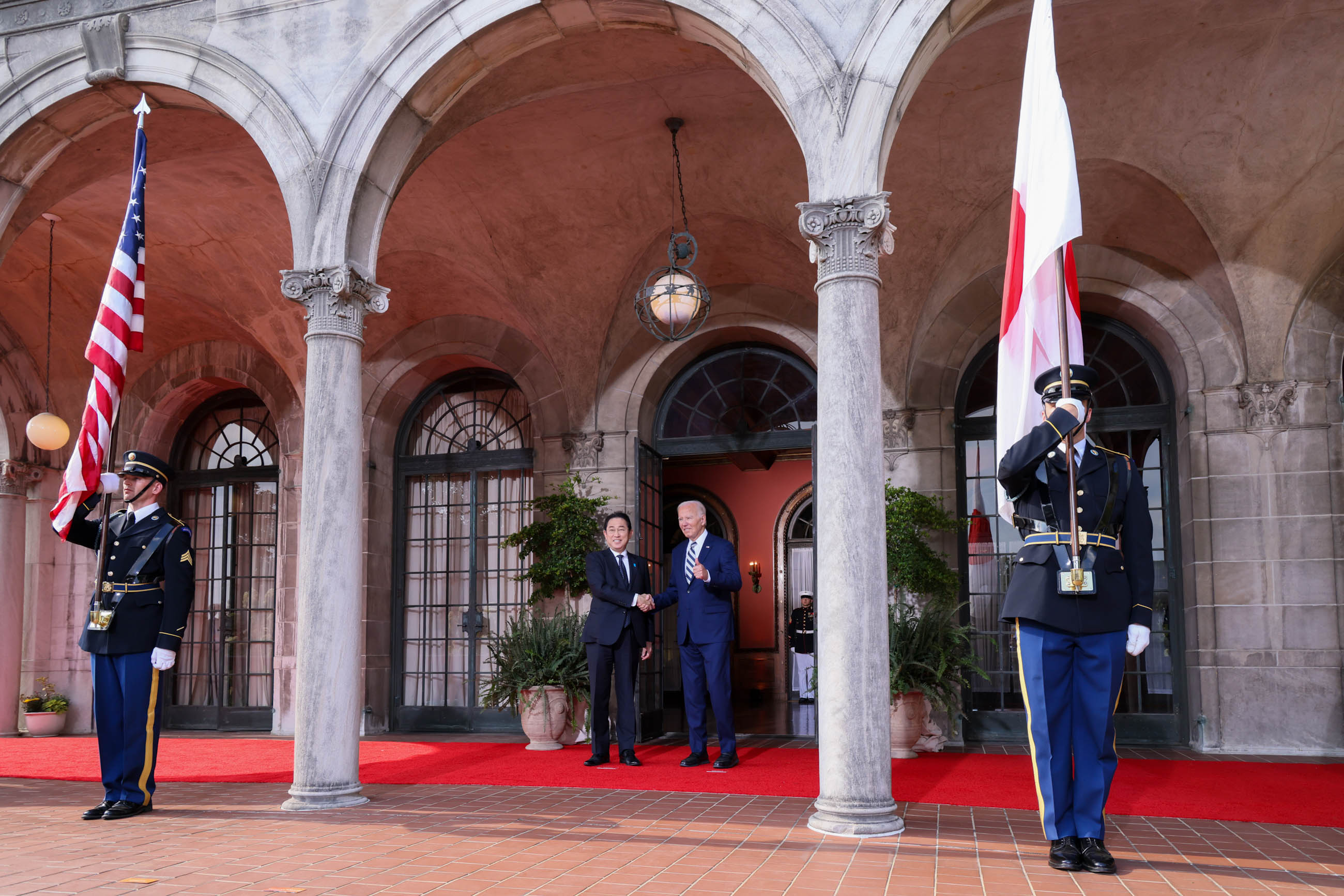 Prime Minister Kishida being greeted by President Biden (2)