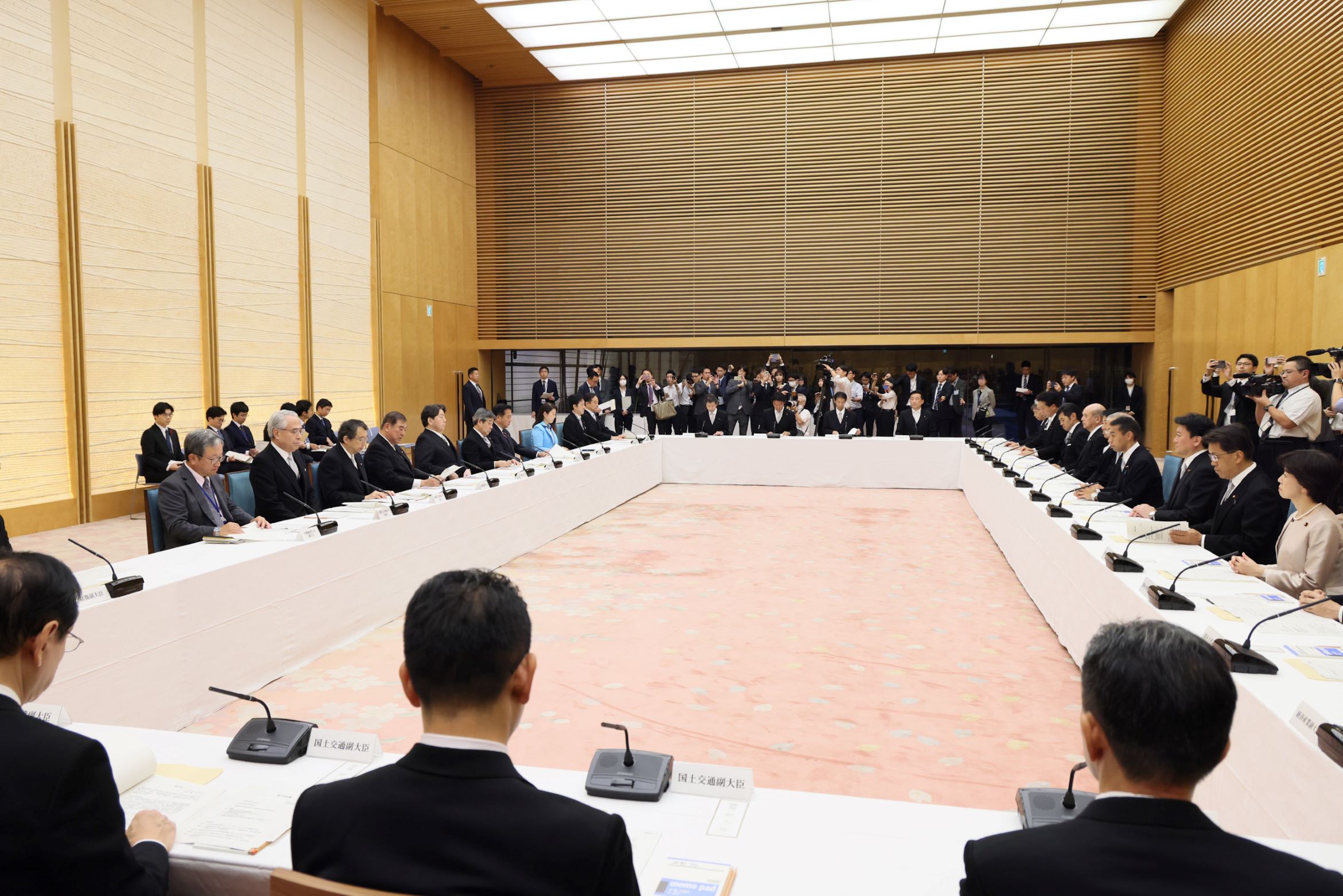 Prime Minister Ishiba delivering an address (2)