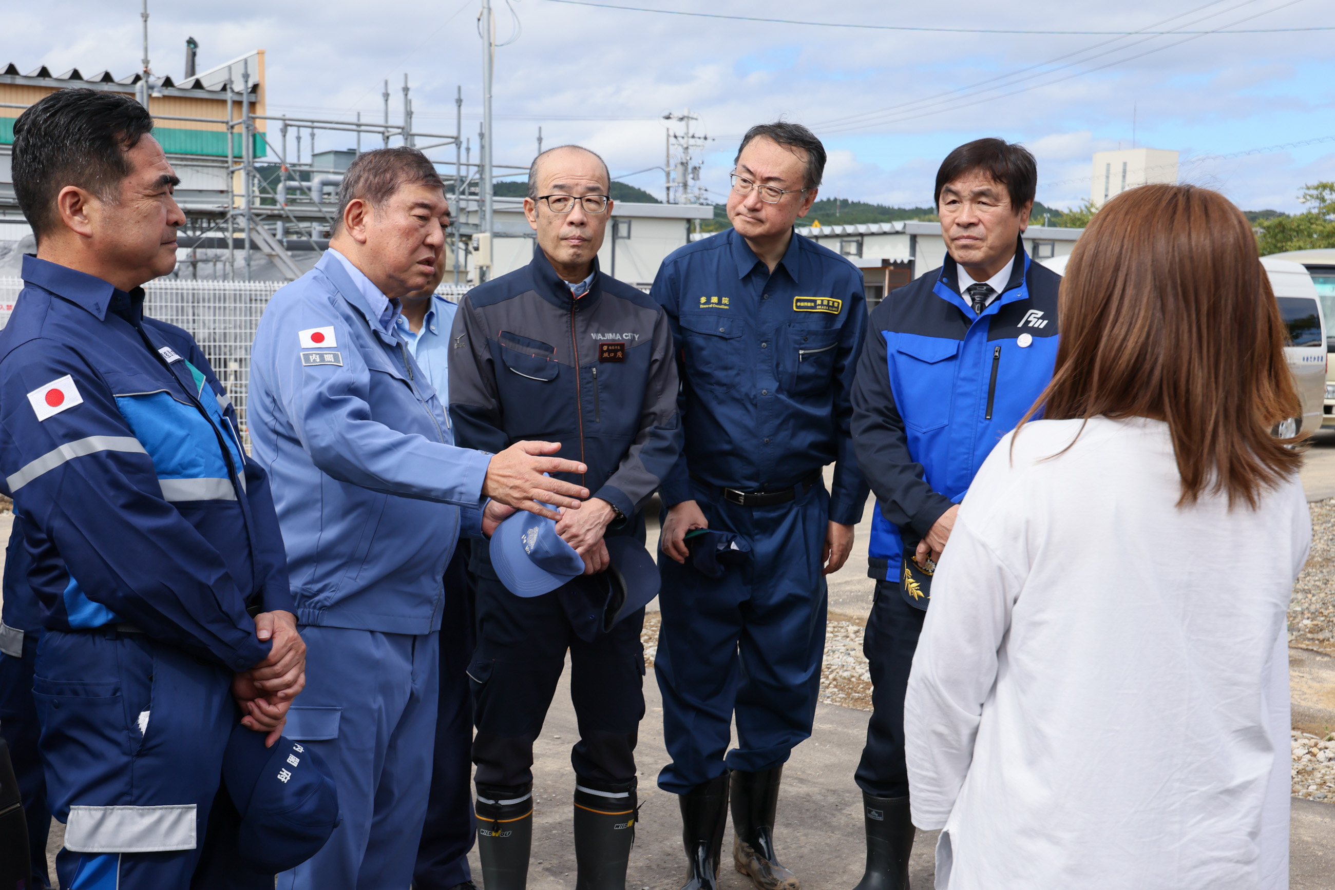 Prime Minister Ishiba visiting the temporary housing that was flooded in Takuda-machi (1)