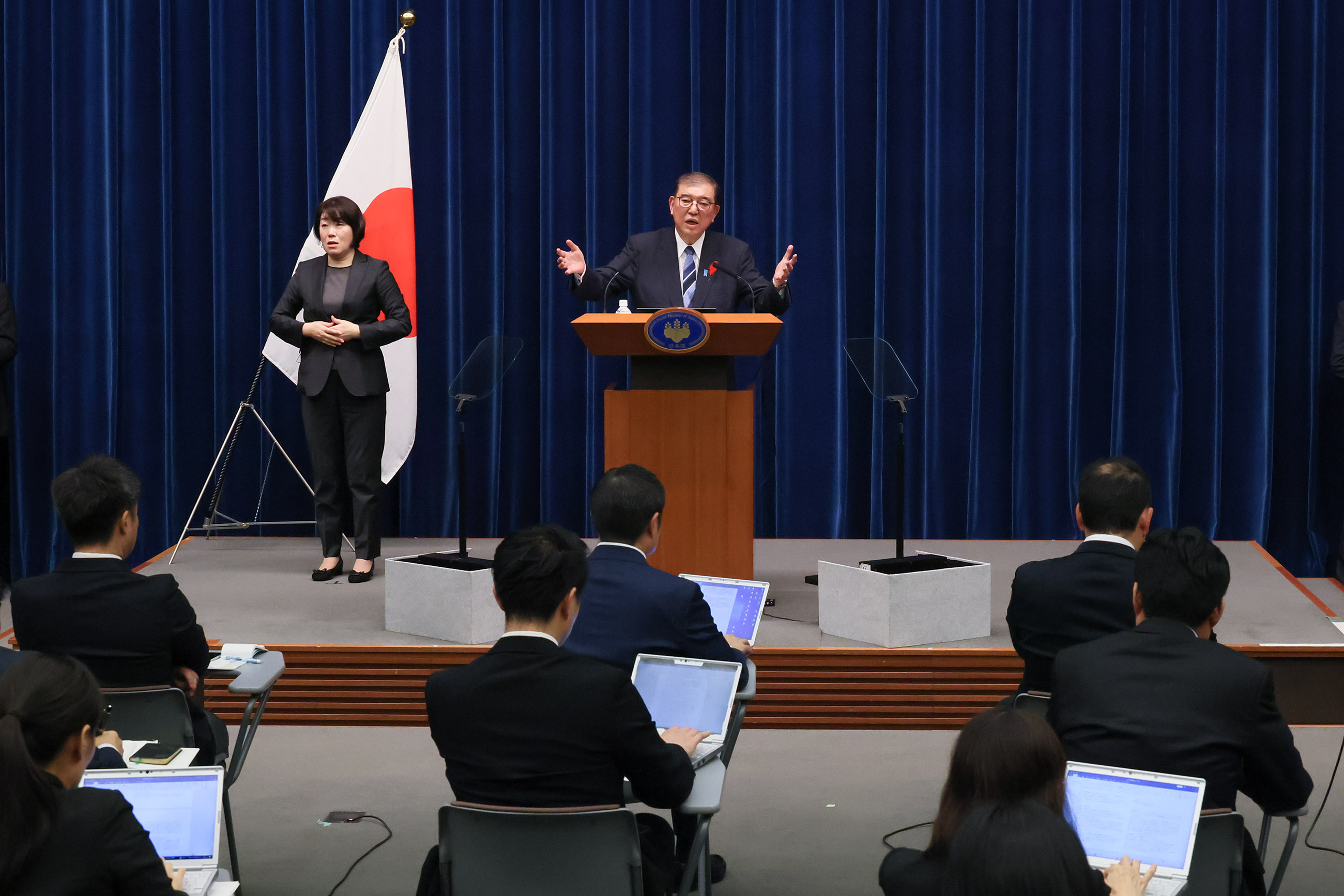 Prime Minister Ishiba answering questions from the press (3)