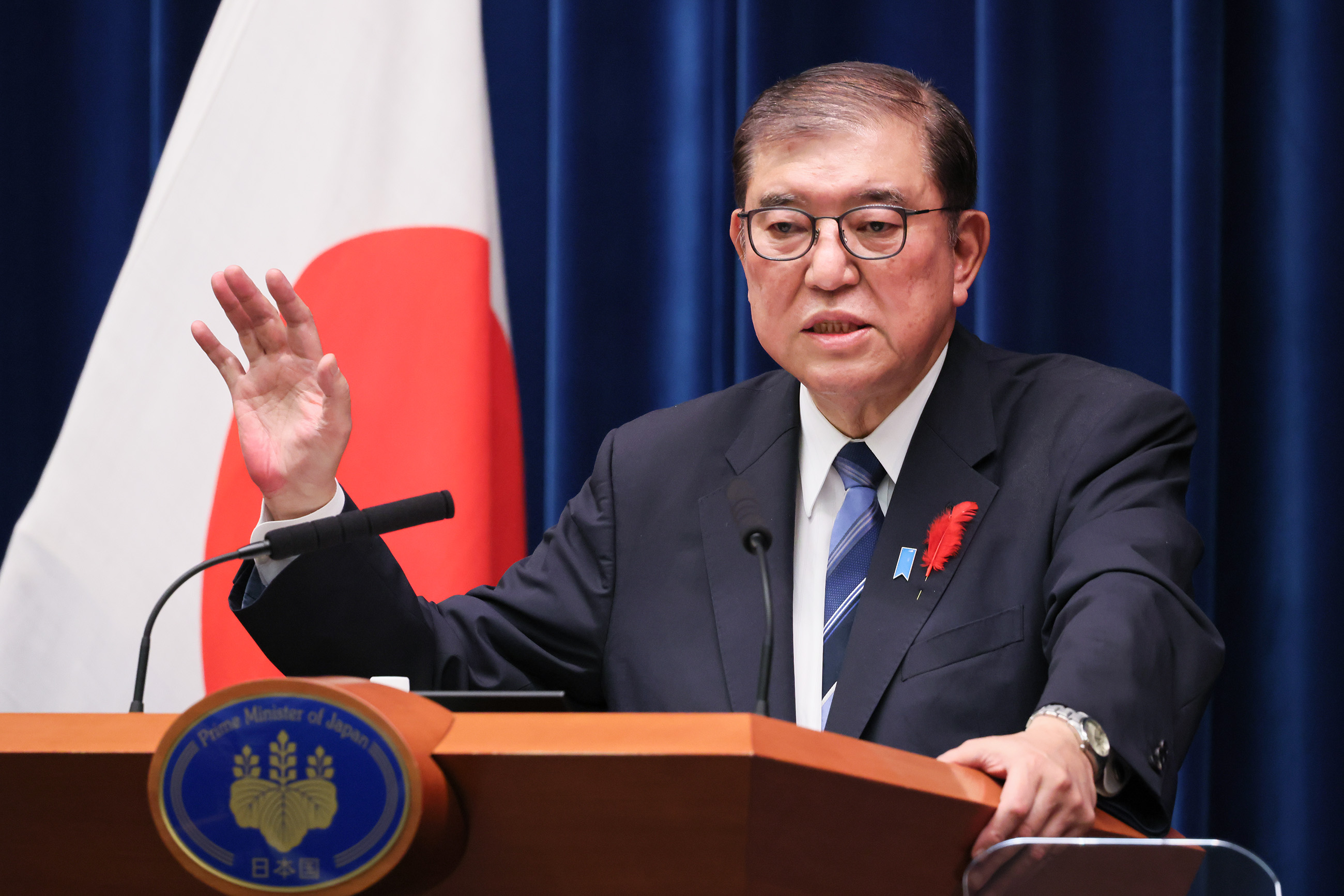 Prime Minister Ishiba answering questions from the press (4)