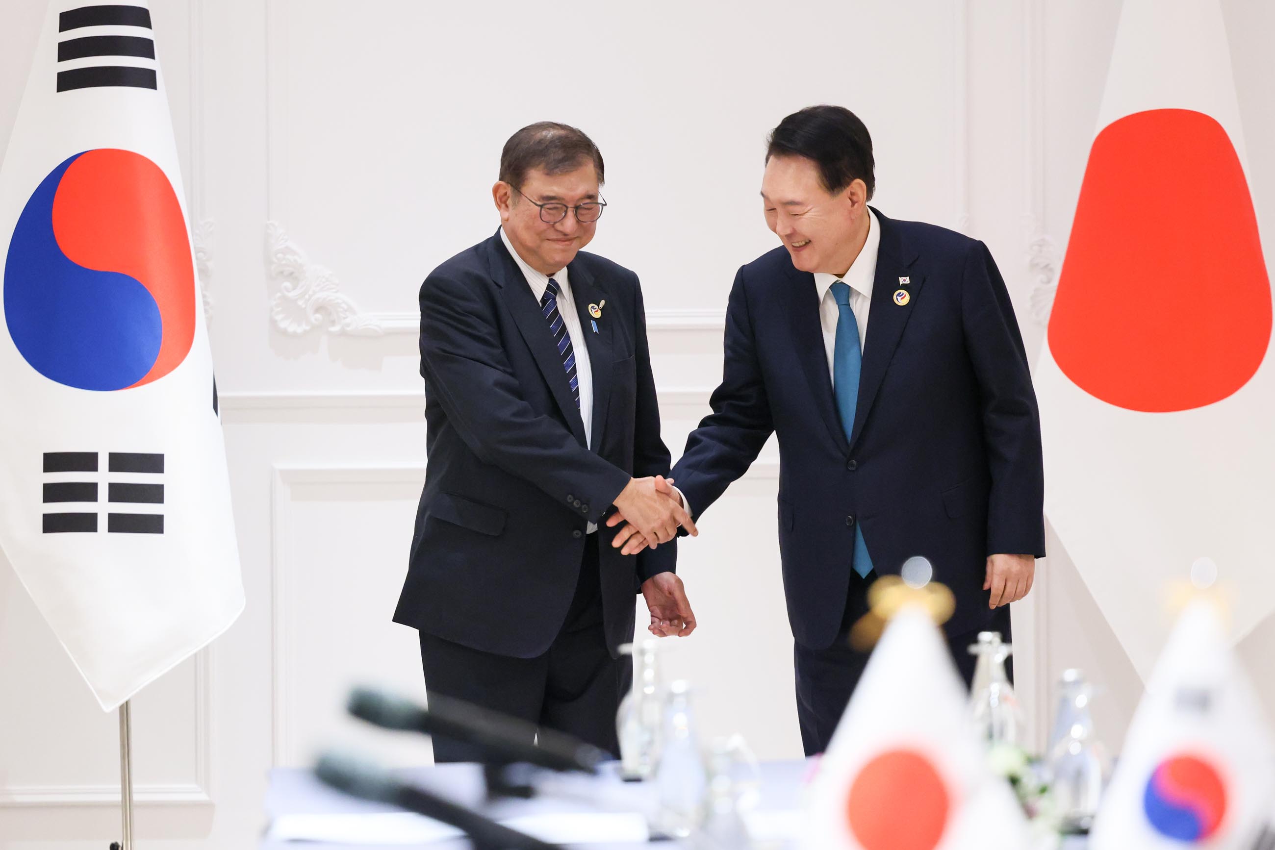 Japan-ROK Summit Meeting (2)