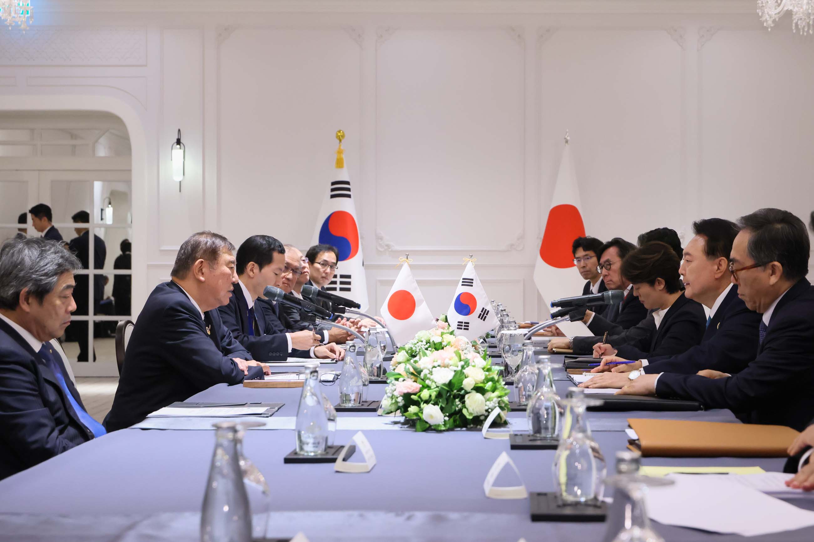 Japan-ROK Summit Meeting (3)