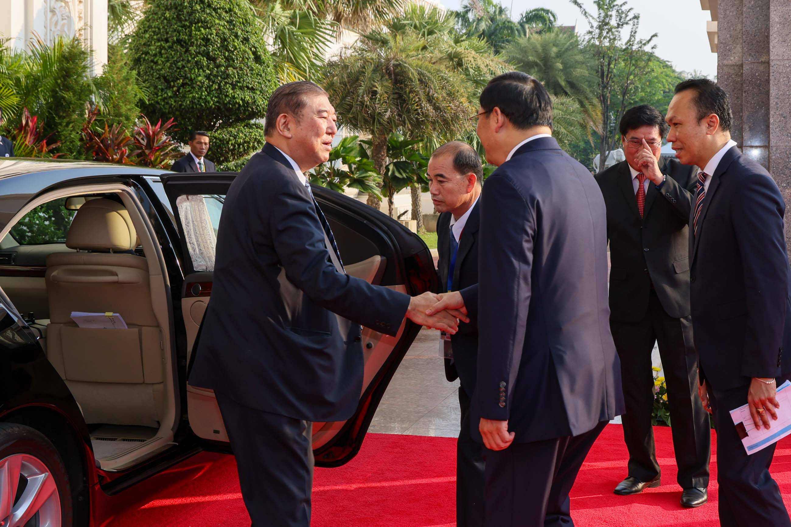 Welcome ceremony hosted by Laos (1)