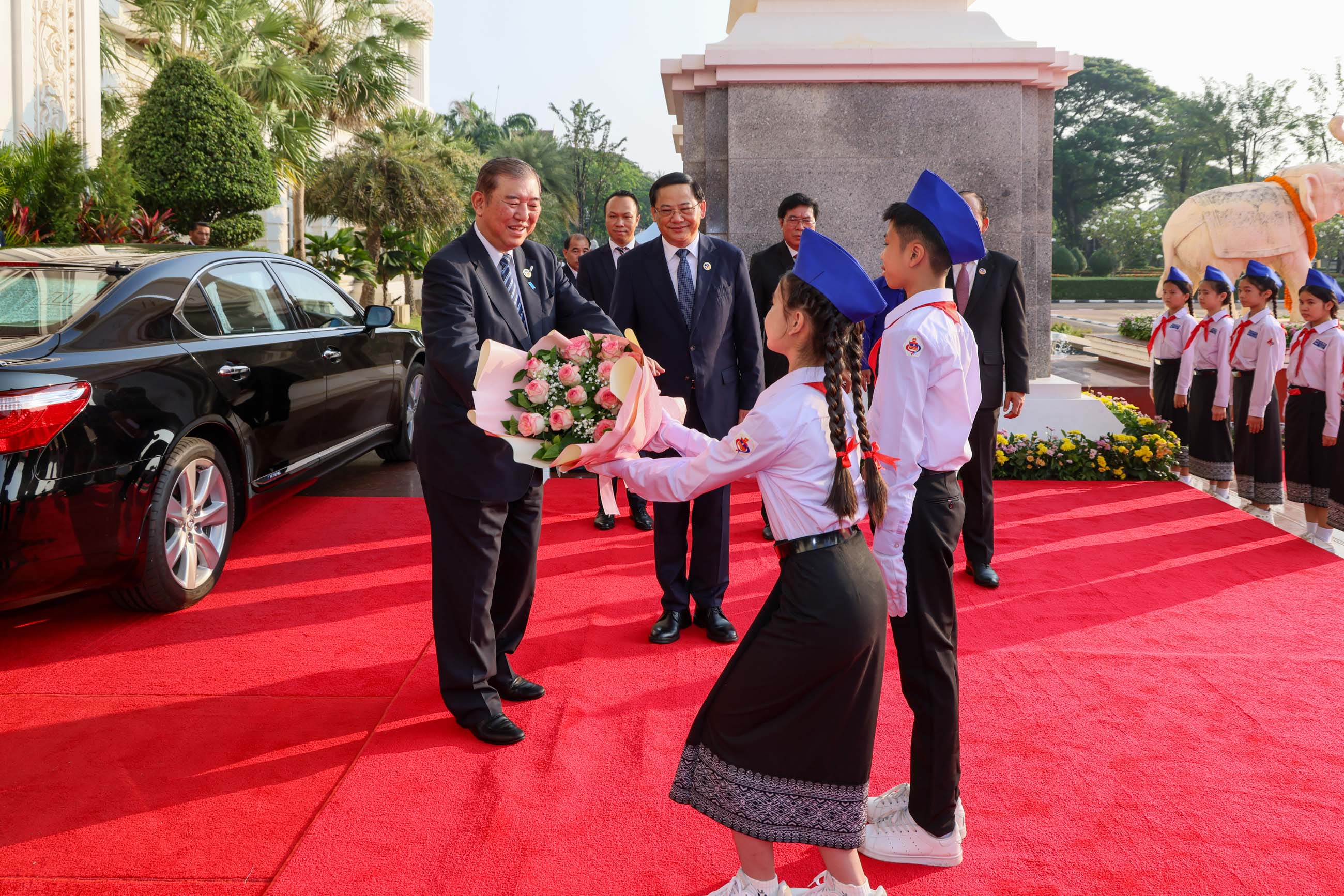 Welcome ceremony hosted by Laos (2)