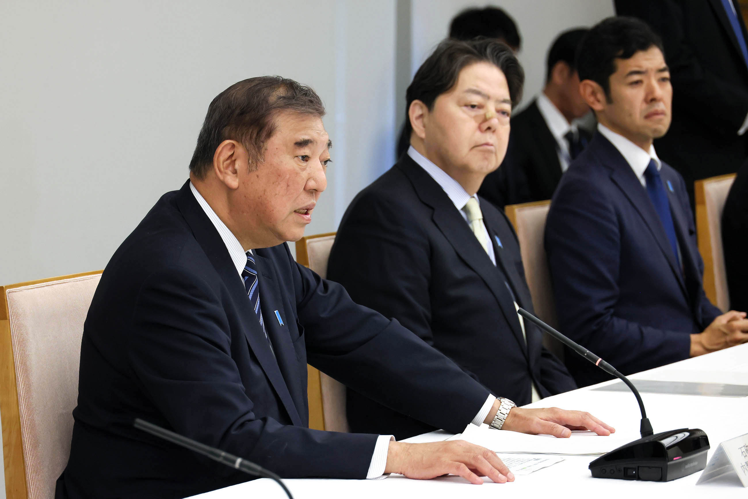 Prime Minister Ishiba holding a meeting with families of abductees and others (6)