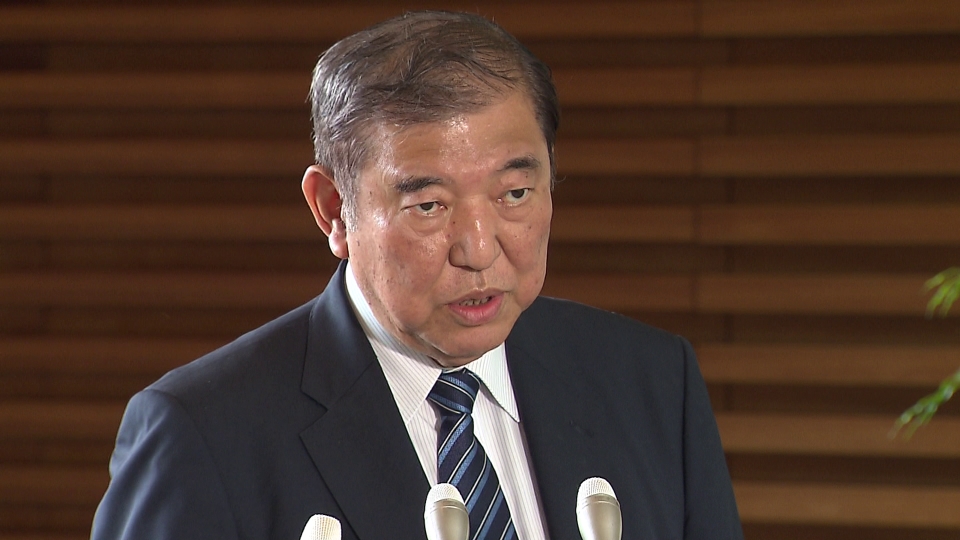 Prime Minister Ishiba answering questions from the press 