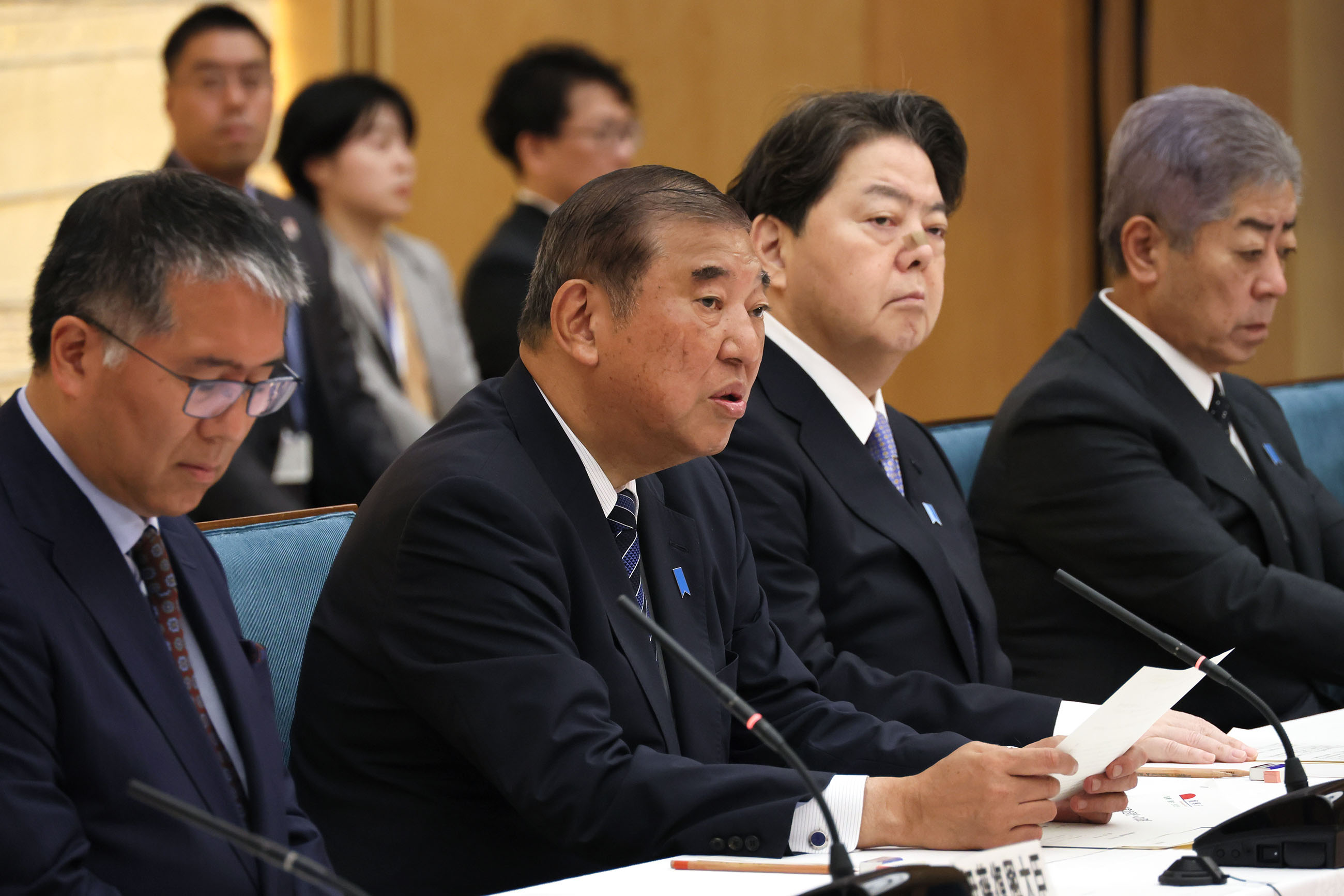 Prime Minister Ishiba wrapping up a meeting (1)