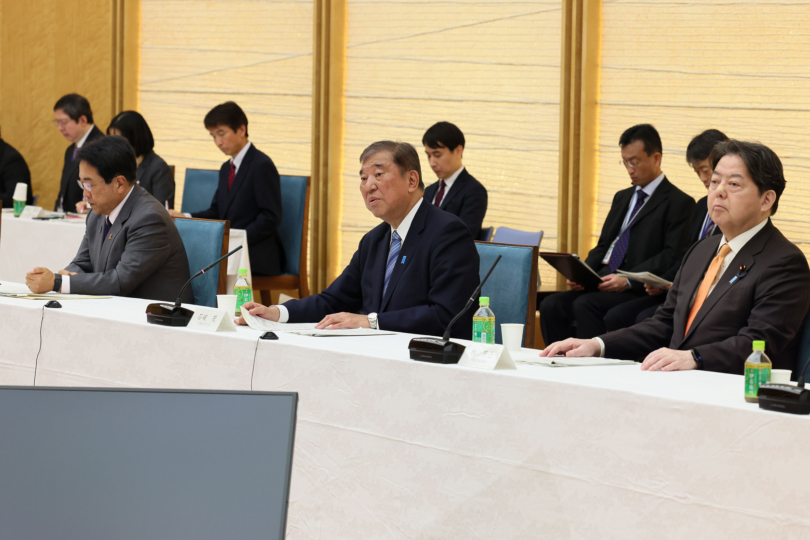 Prime Minister Ishiba wrapping up the meeting (1)