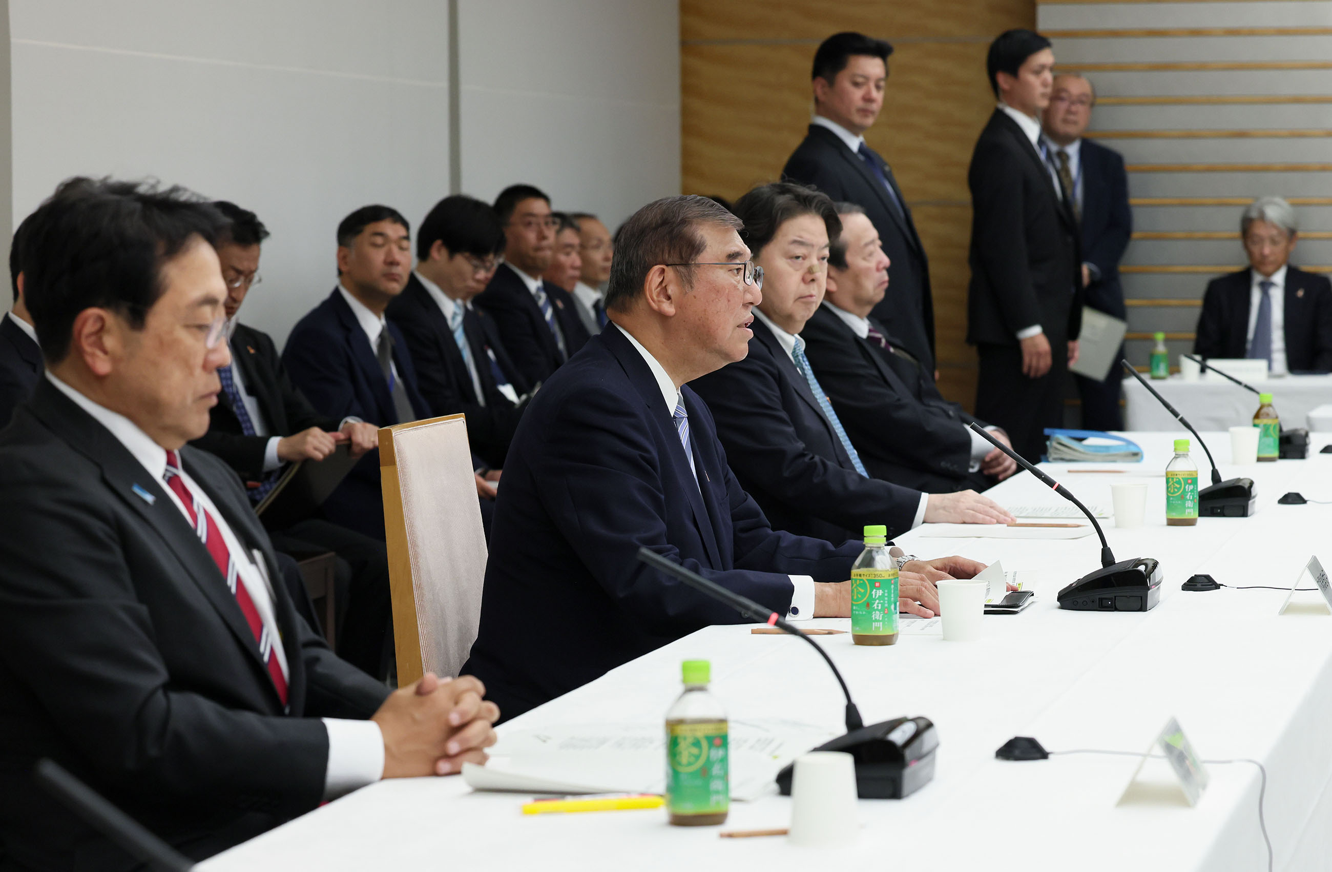 Prime Minister Ishiba wrapping up the meeting (1)