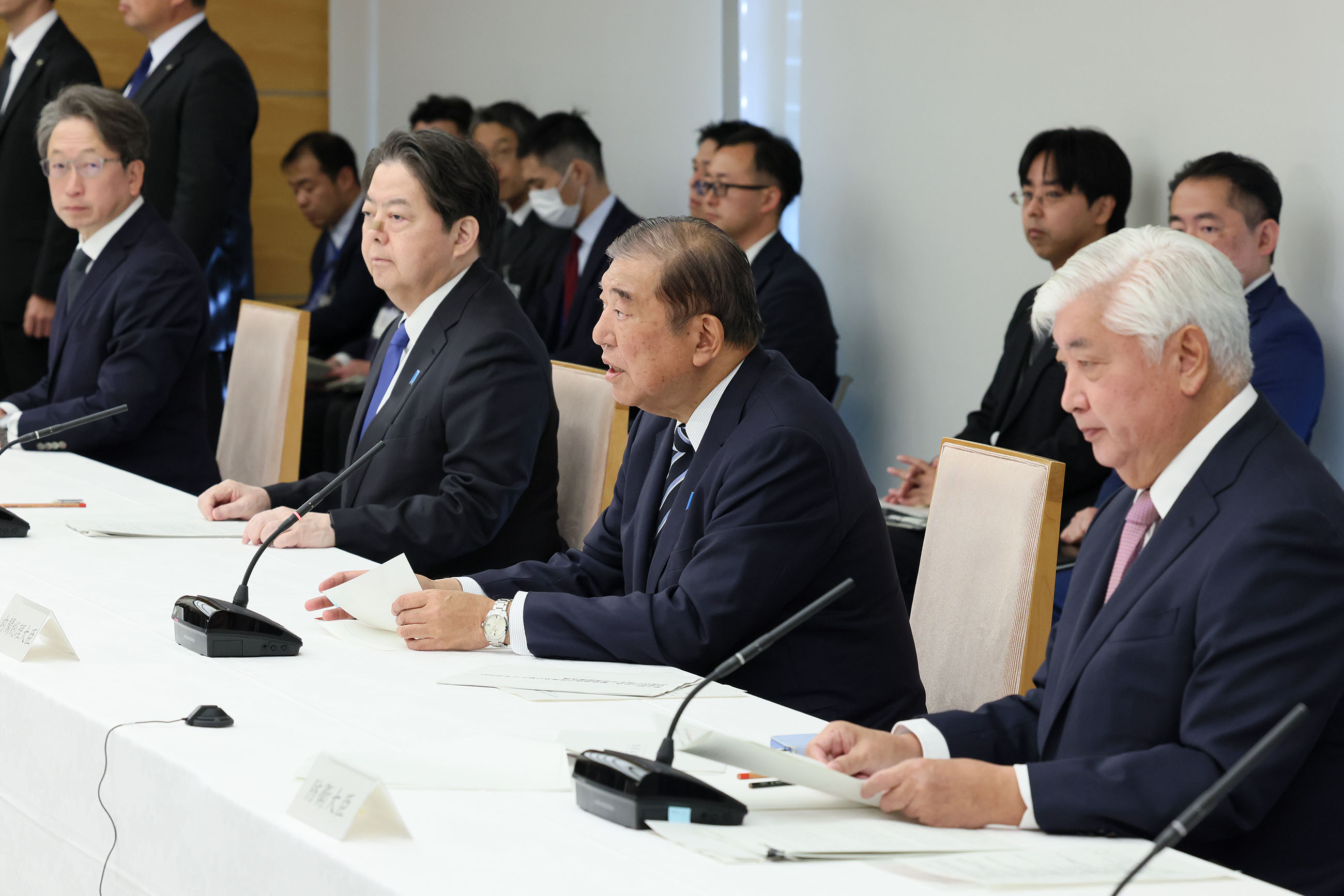 Prime Minister Ishiba wrapping up the meeting (1)