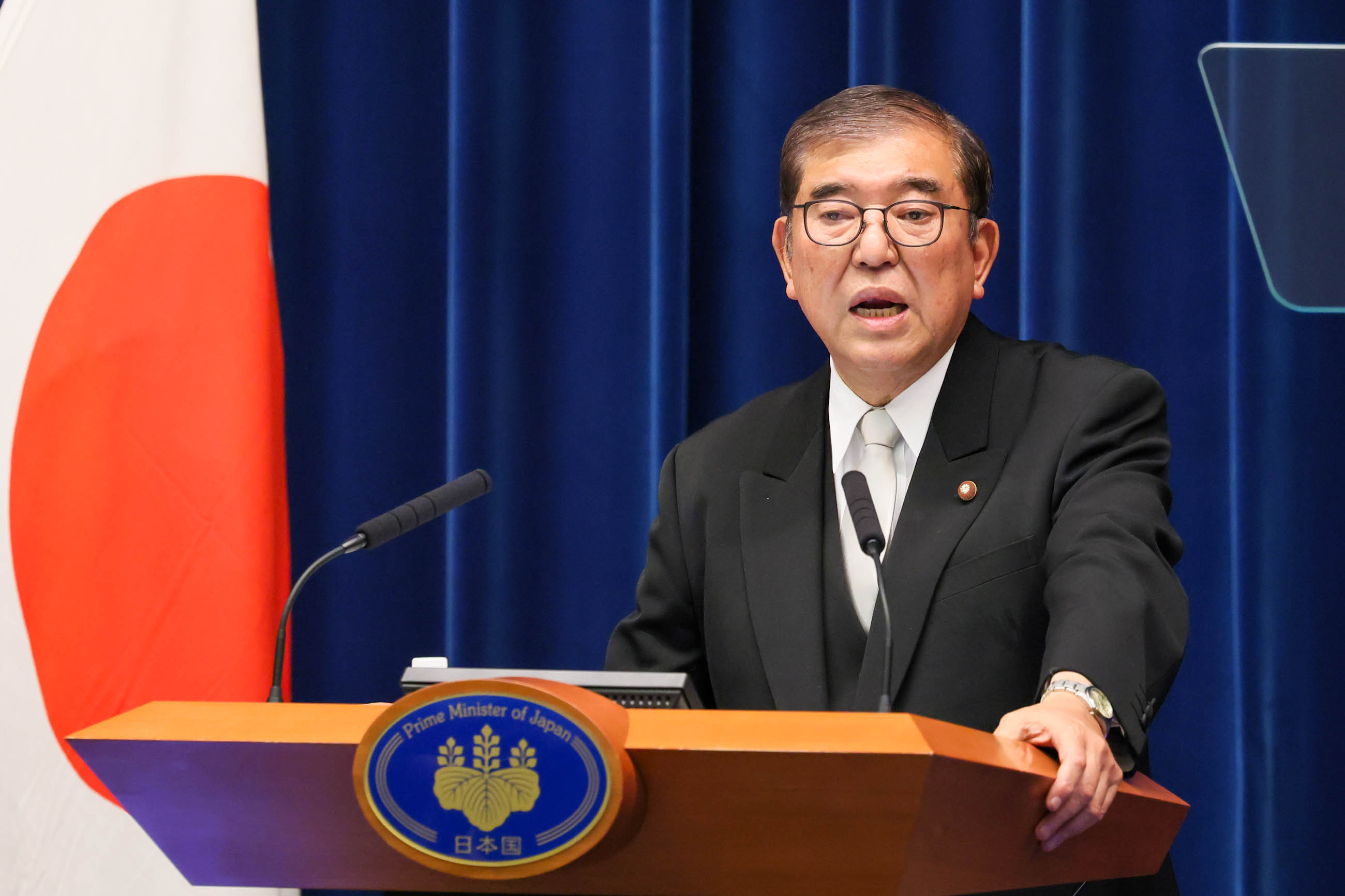 Prime Minister Ishiba answering questions from the press (1)