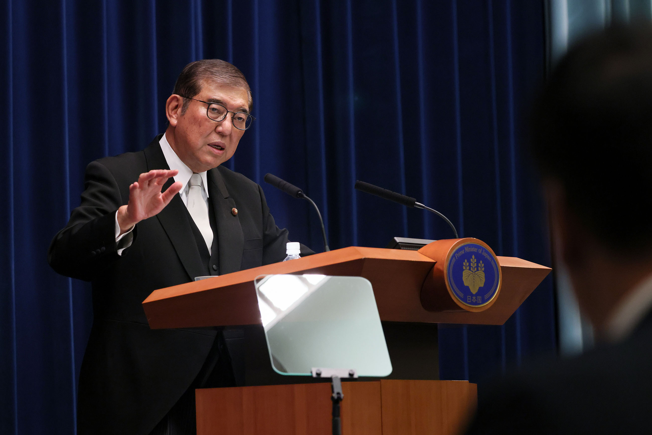 Prime Minister Ishiba answering questions from the press (4)