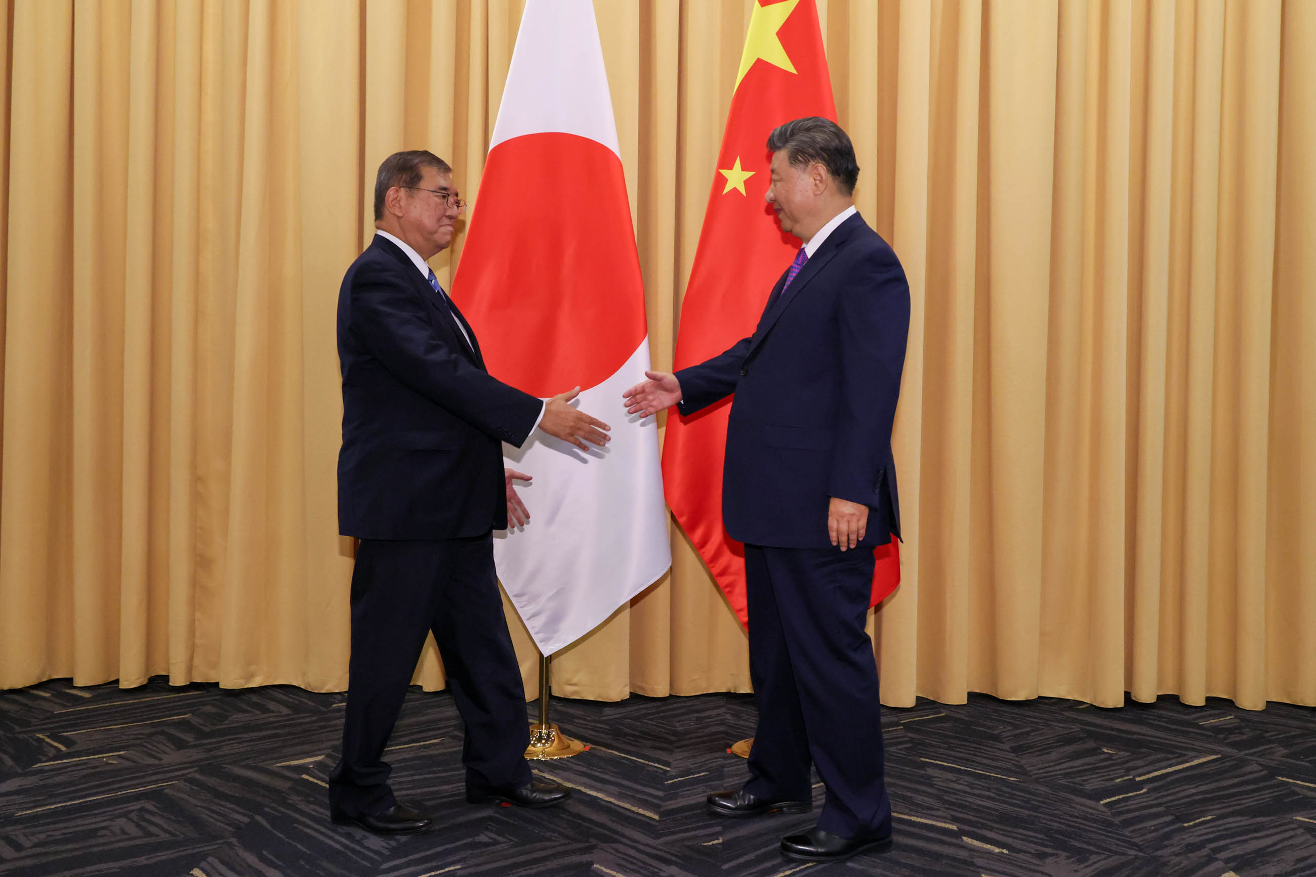 Japan-China Summit Meeting (1)