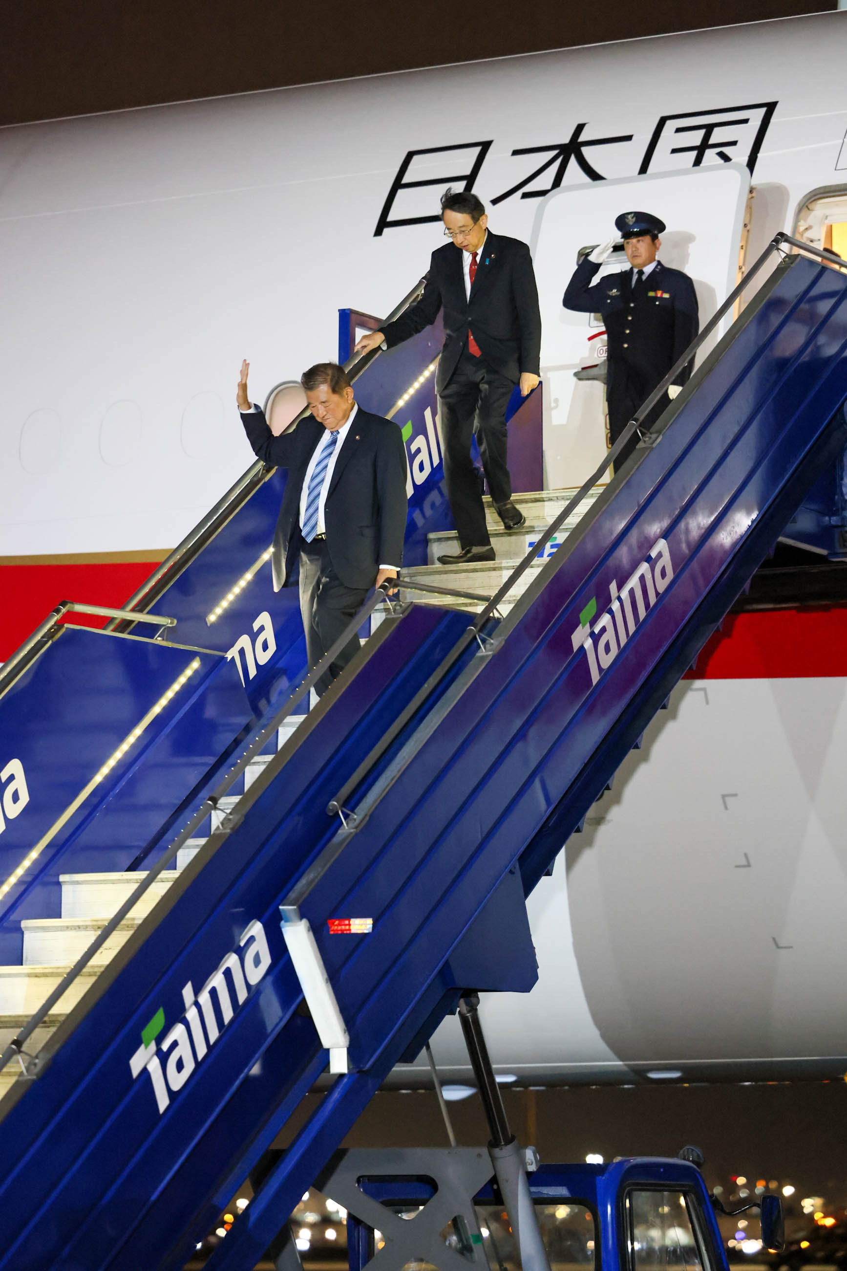 PM Ishiba arriving in the Republic of Peru (1)