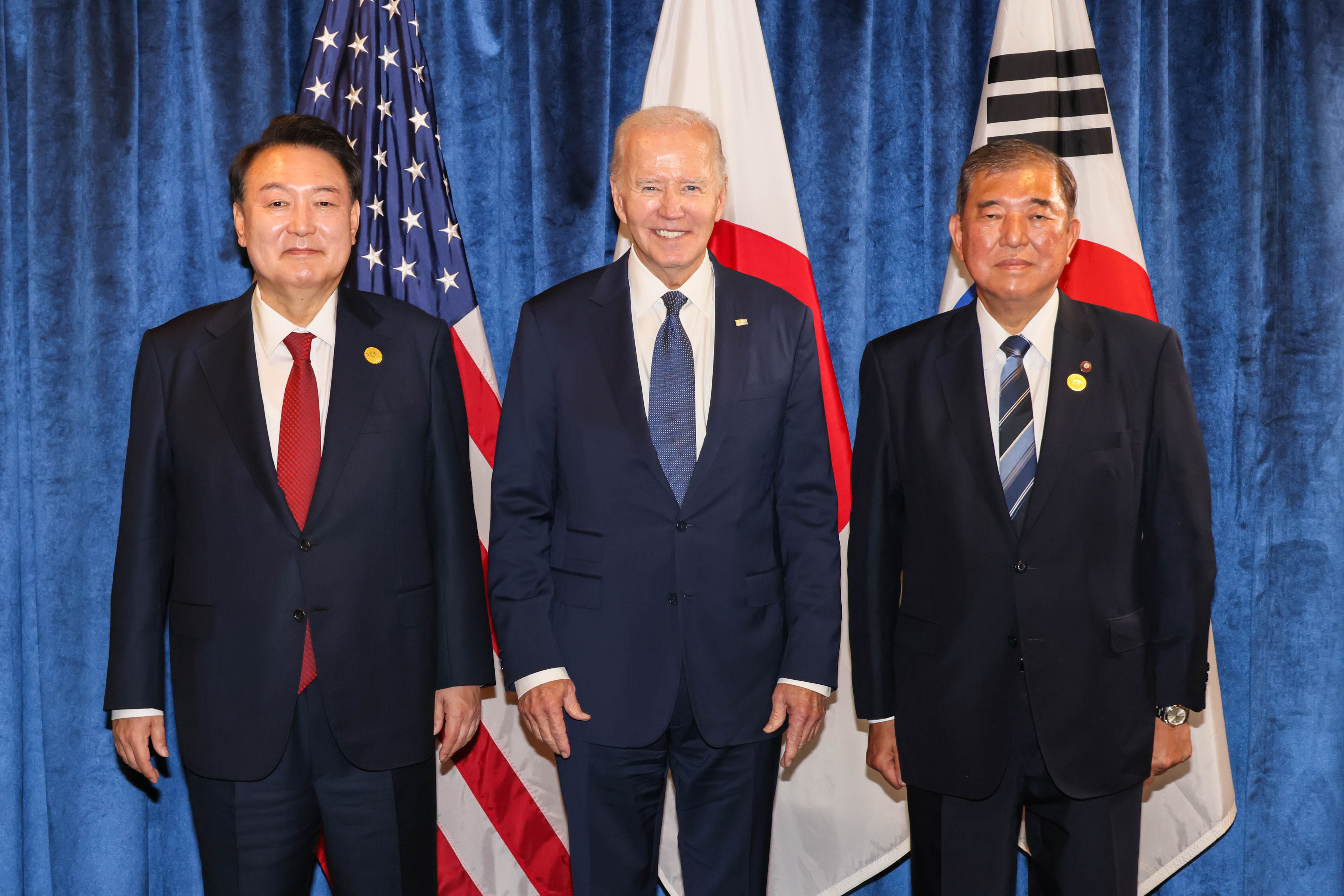 Japan-U.S.-ROK Summit Meeting (1)