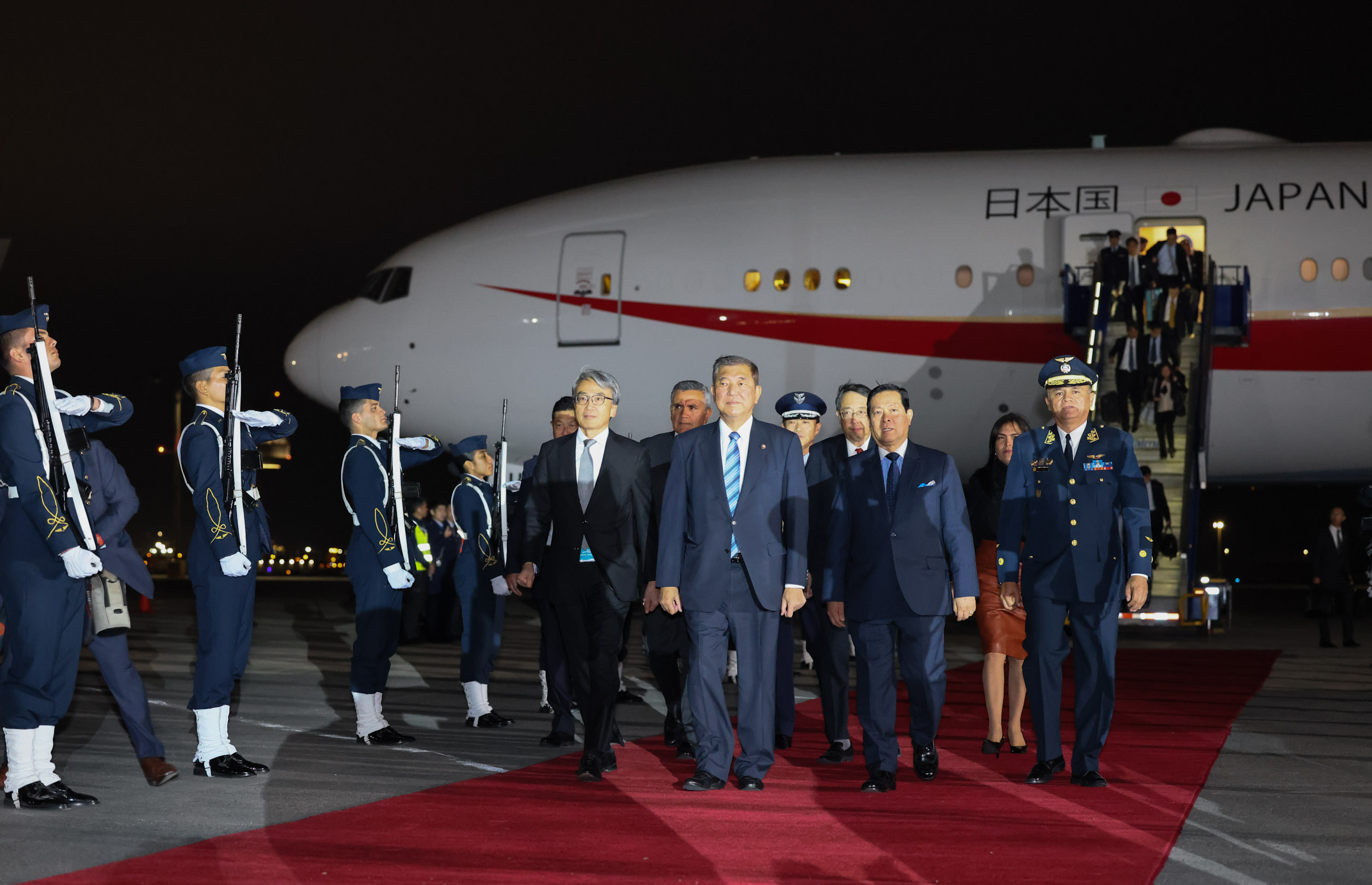 PM Ishiba arriving in the Republic of Peru (2)