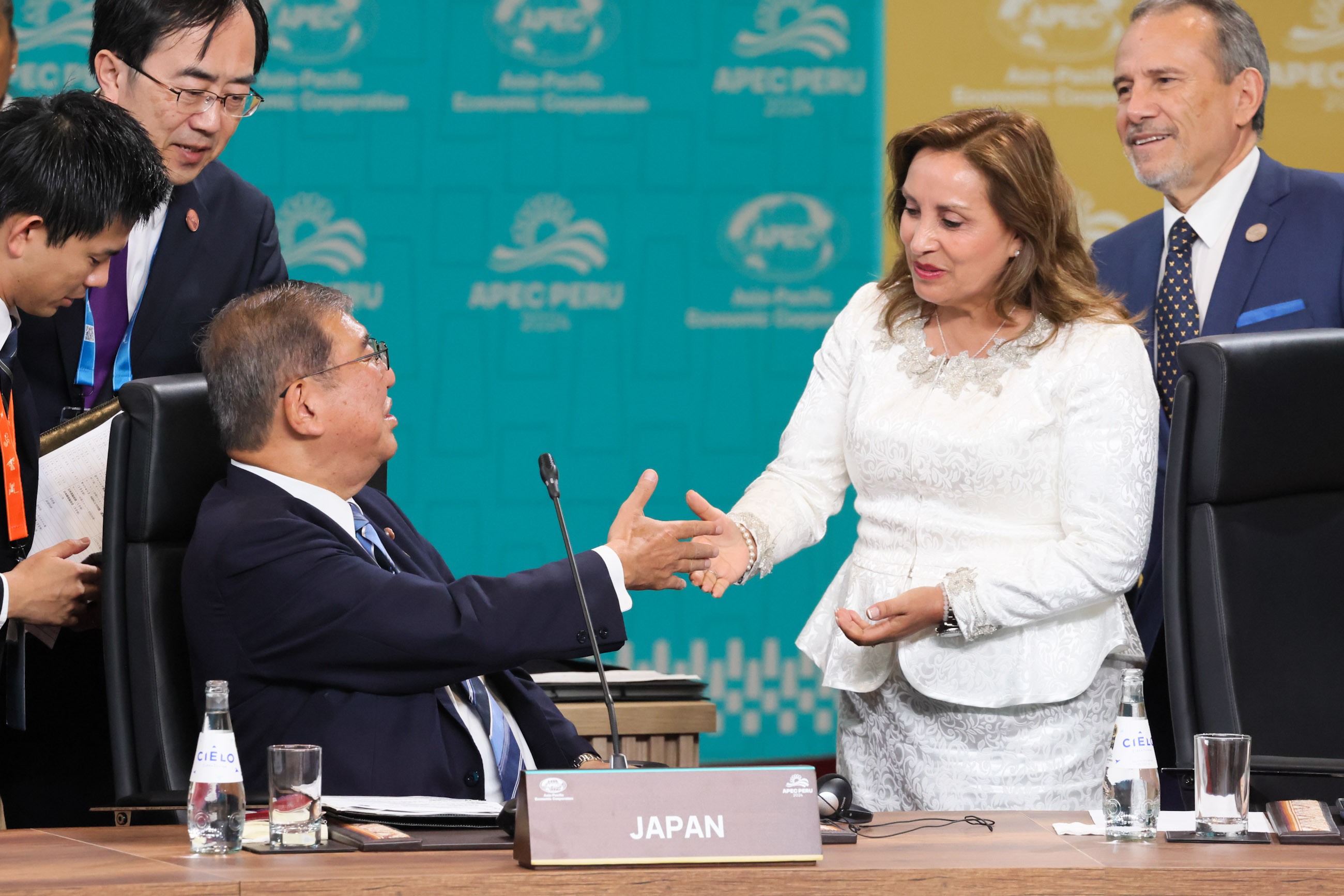 PM Ishiba greeting President Boluarte of Peru