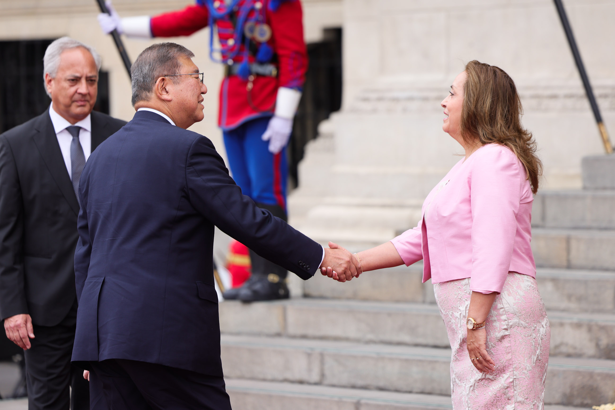 PM Ishiba attending the Welcome Ceremony at the Presidential Palace (5)