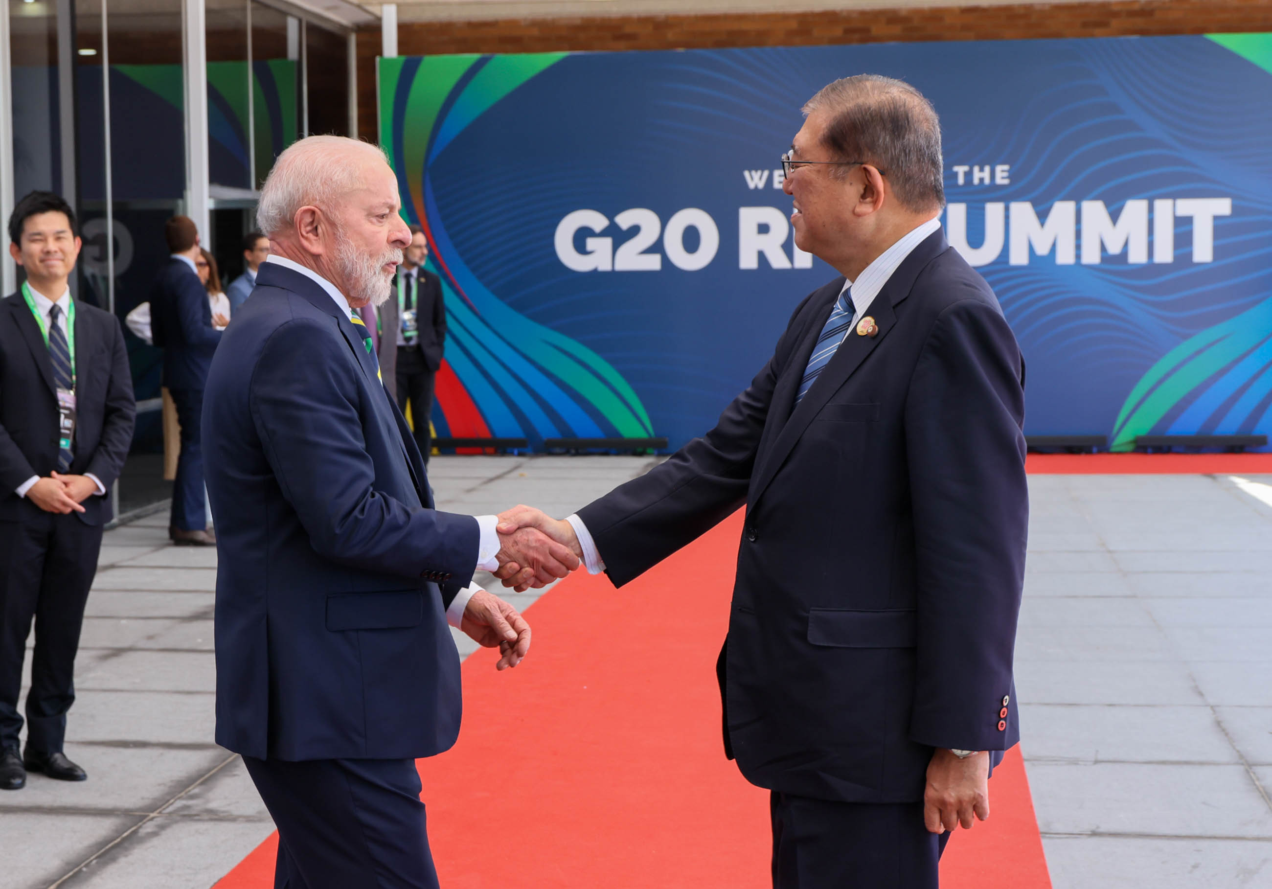 PM Ishiba being greeted by President Lula of Brazil (1)