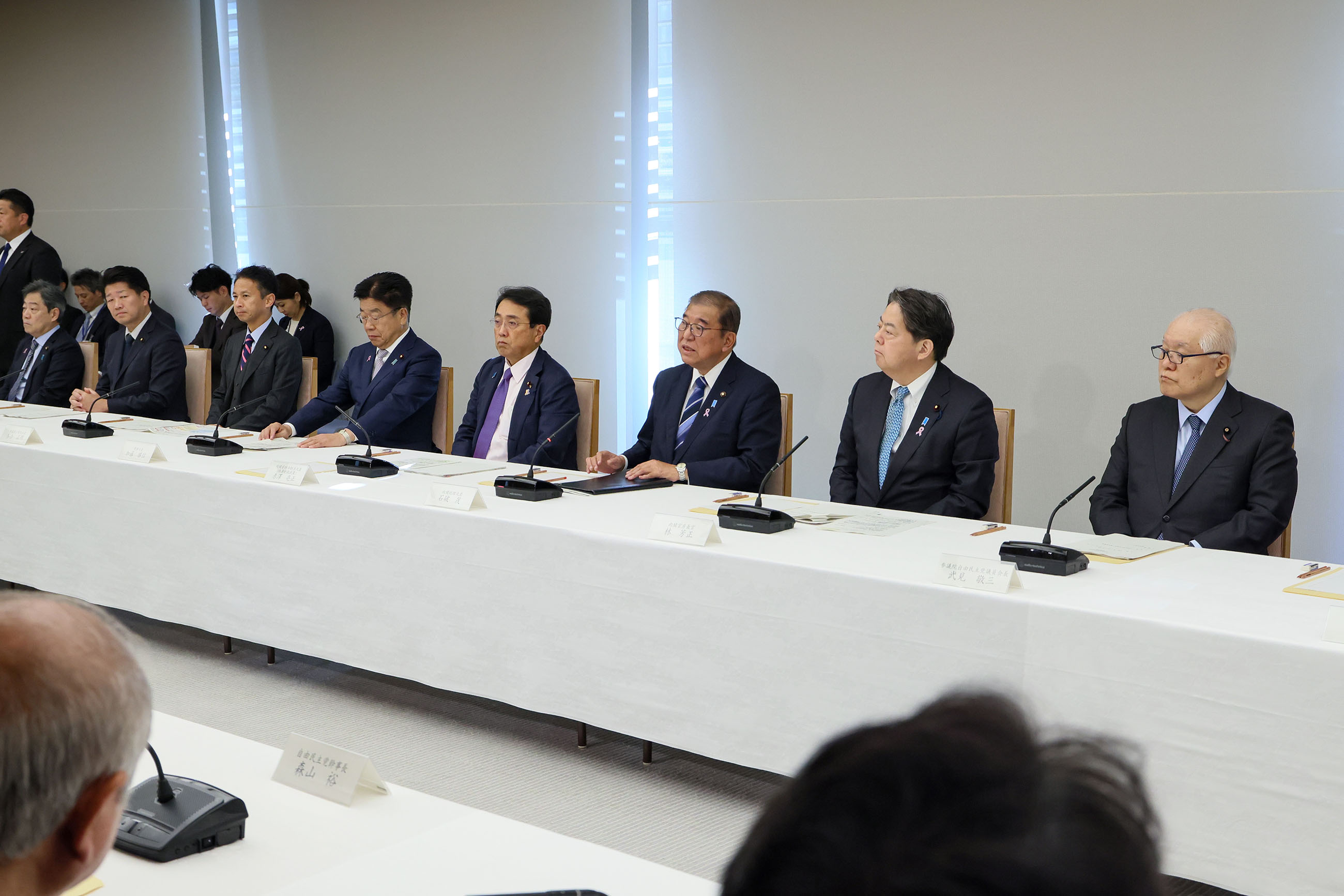 Prime Minister Ishiba wrapping up the meeting (4)