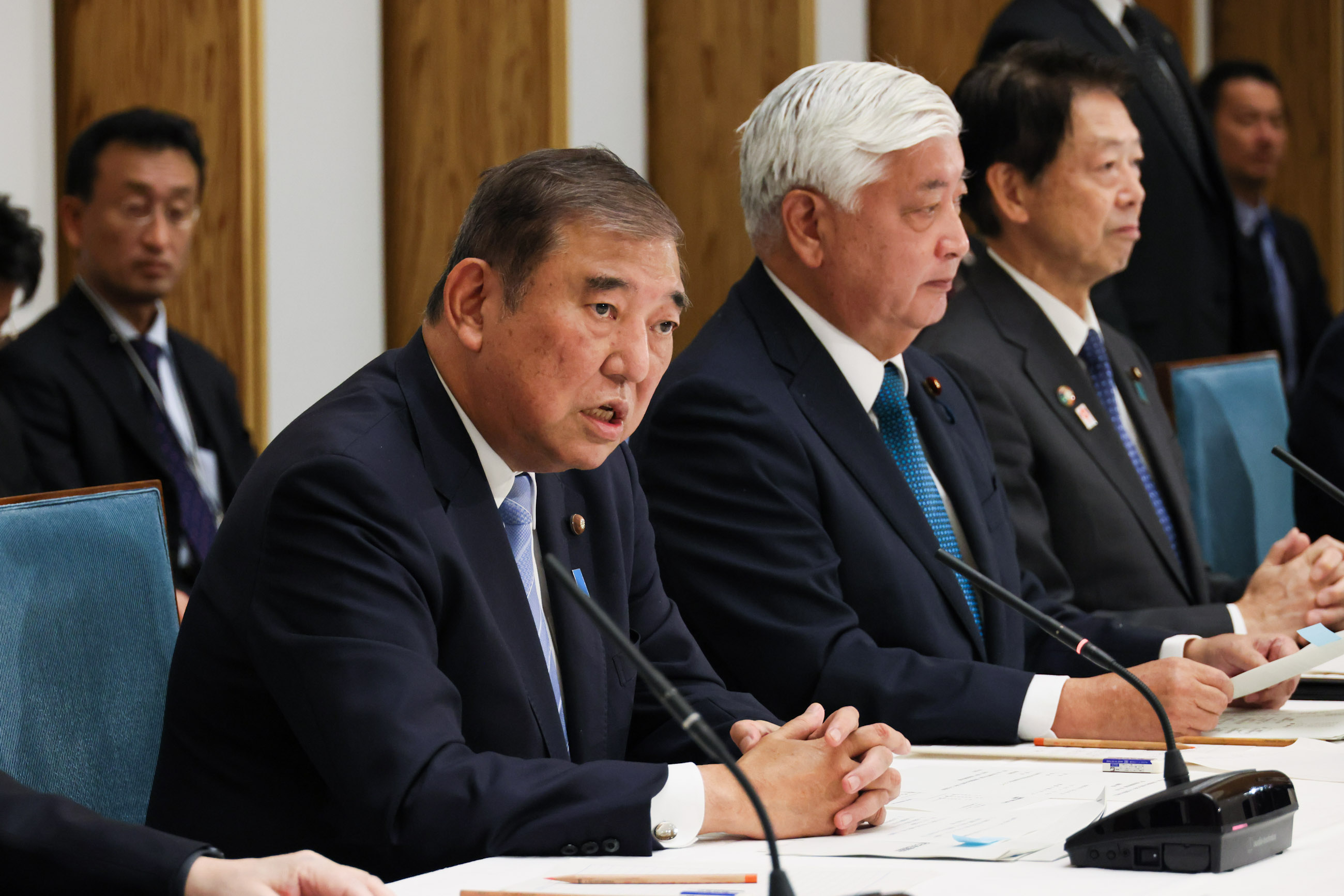 Prime Minister Ishiba wrapping up the meeting (1)