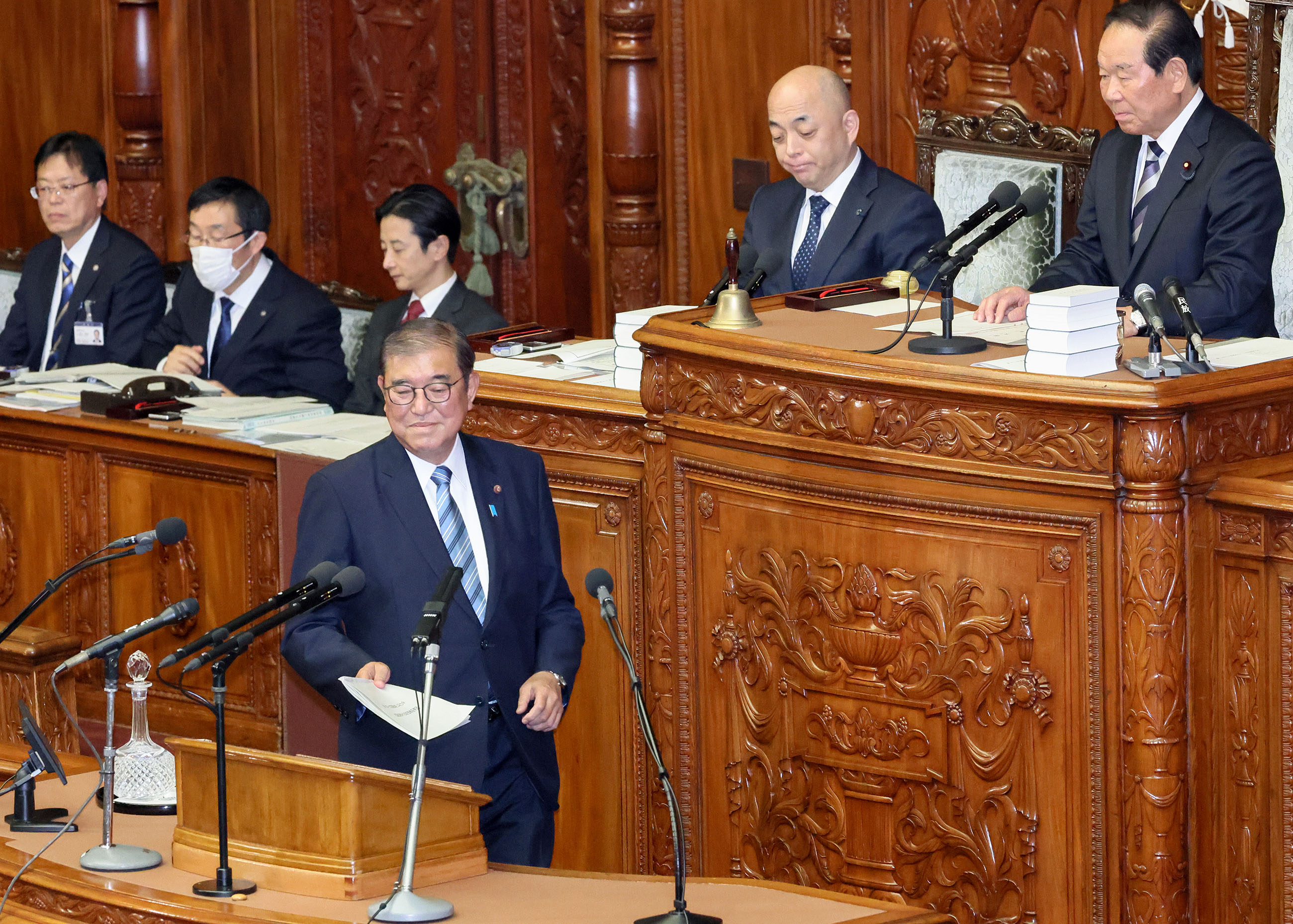 Prime Minister Ishiba delivering a policy speech during the plenary session of the House of Representatives (2)