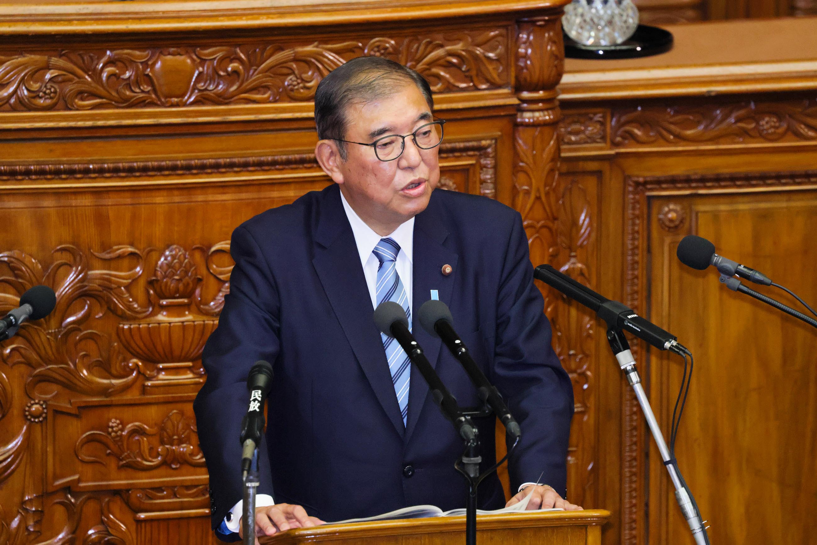 Prime Minister Ishiba delivering a policy speech during the plenary session of the House of Representatives (4)