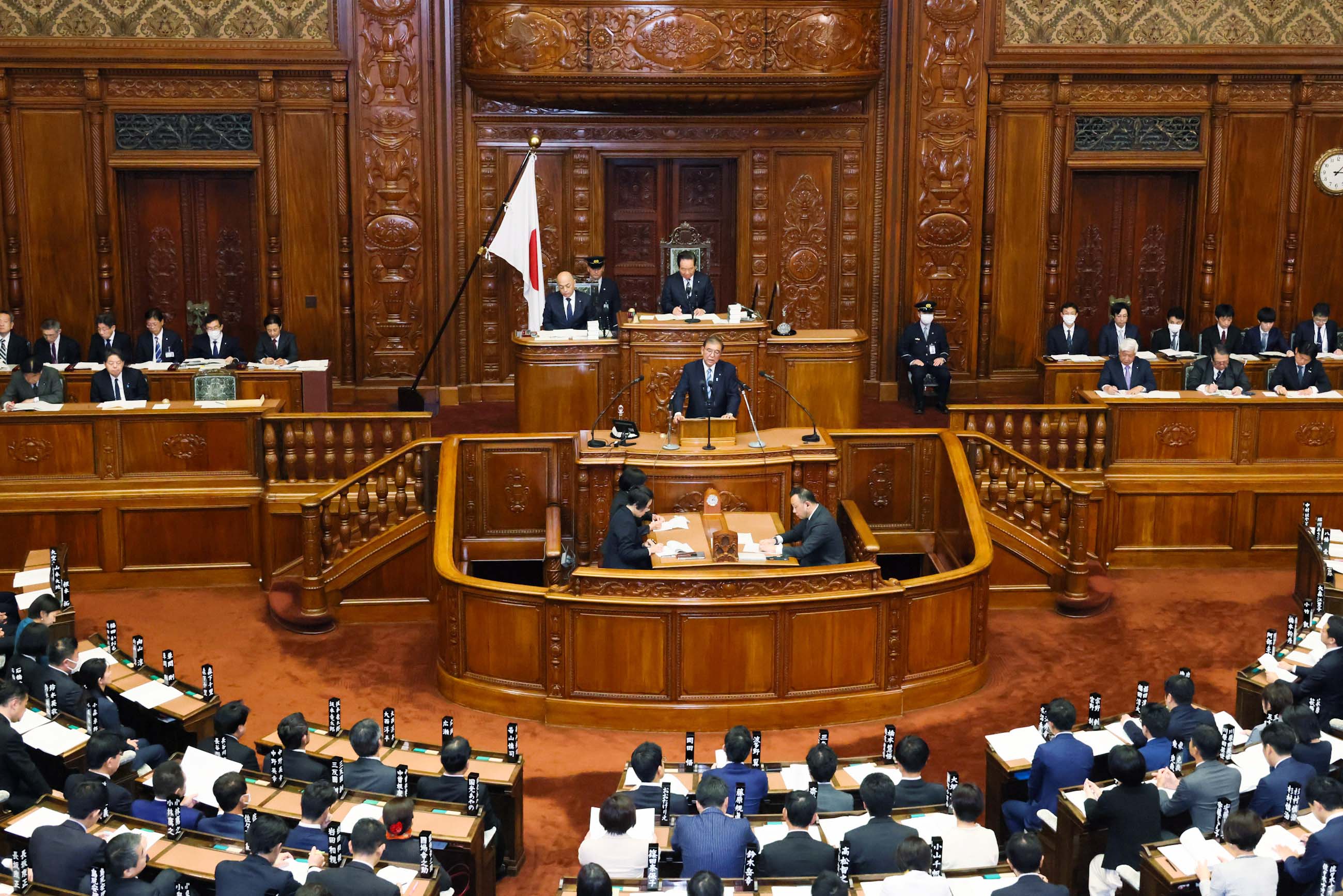 Prime Minister Ishiba delivering a policy speech during the plenary session of the House of Representatives (7)