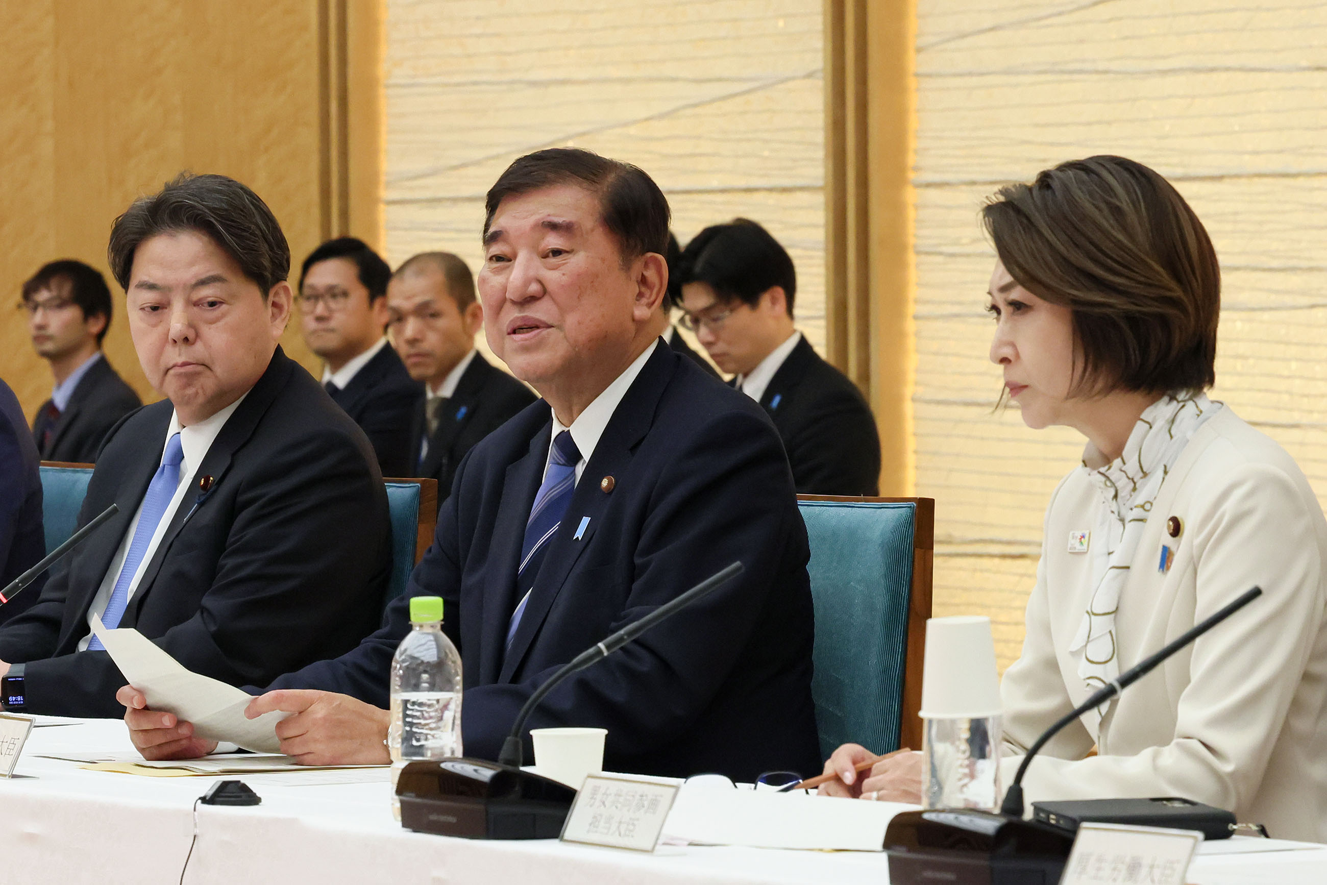 Prime Minister Ishiba wrapping up the meeting (1)