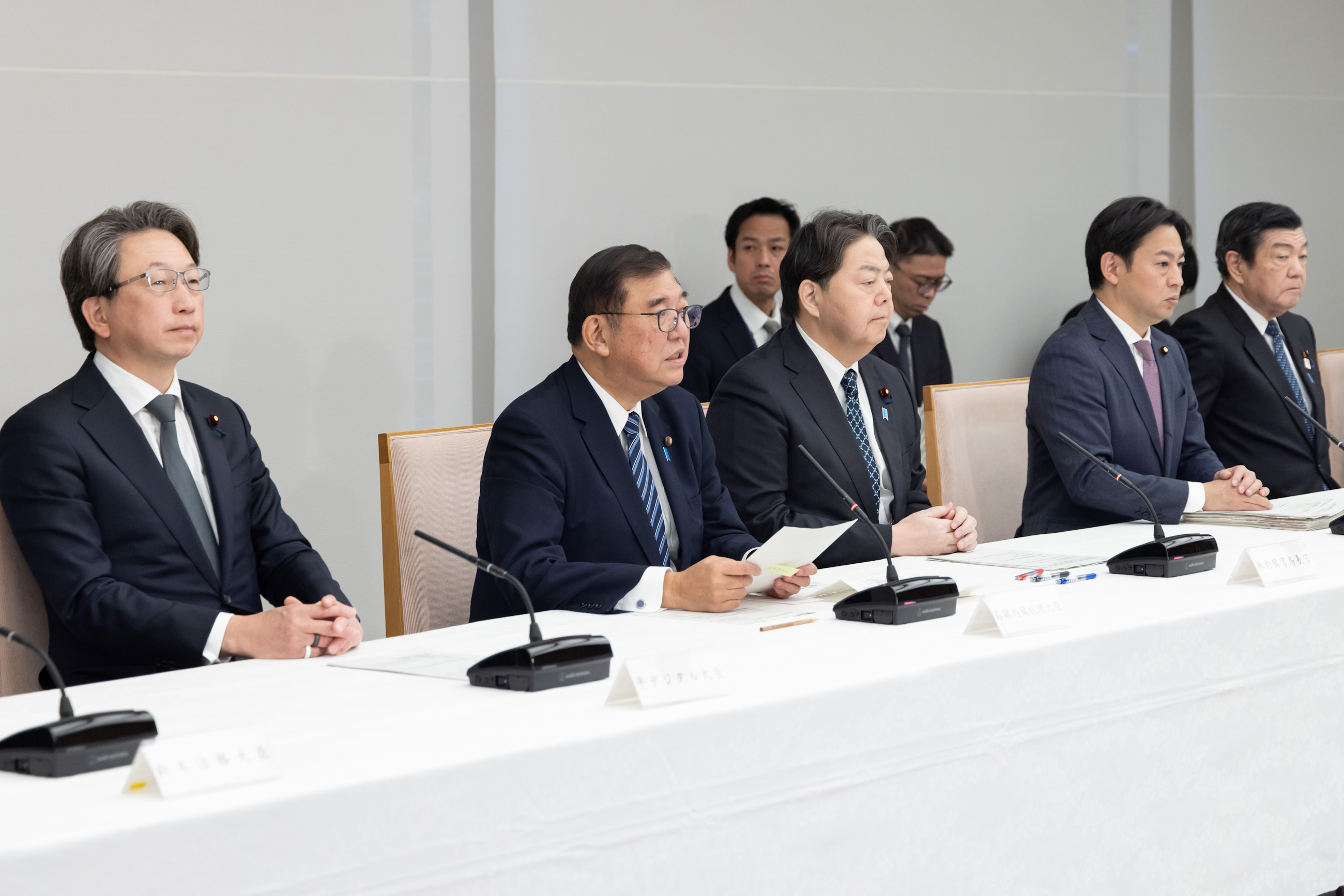 Prime Minister Ishiba wrapping up the meeting (2)