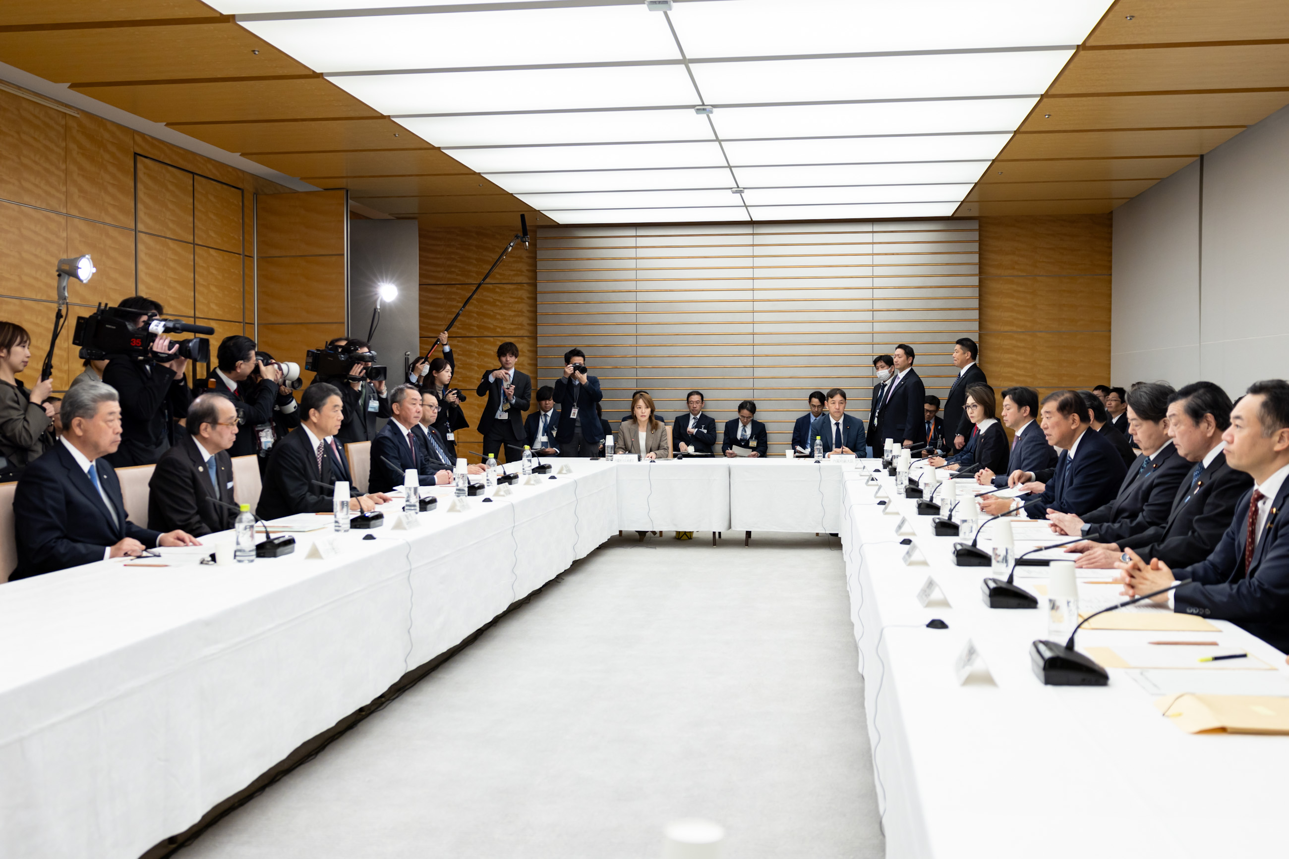 Prime Minister Ishiba making a statement (2)