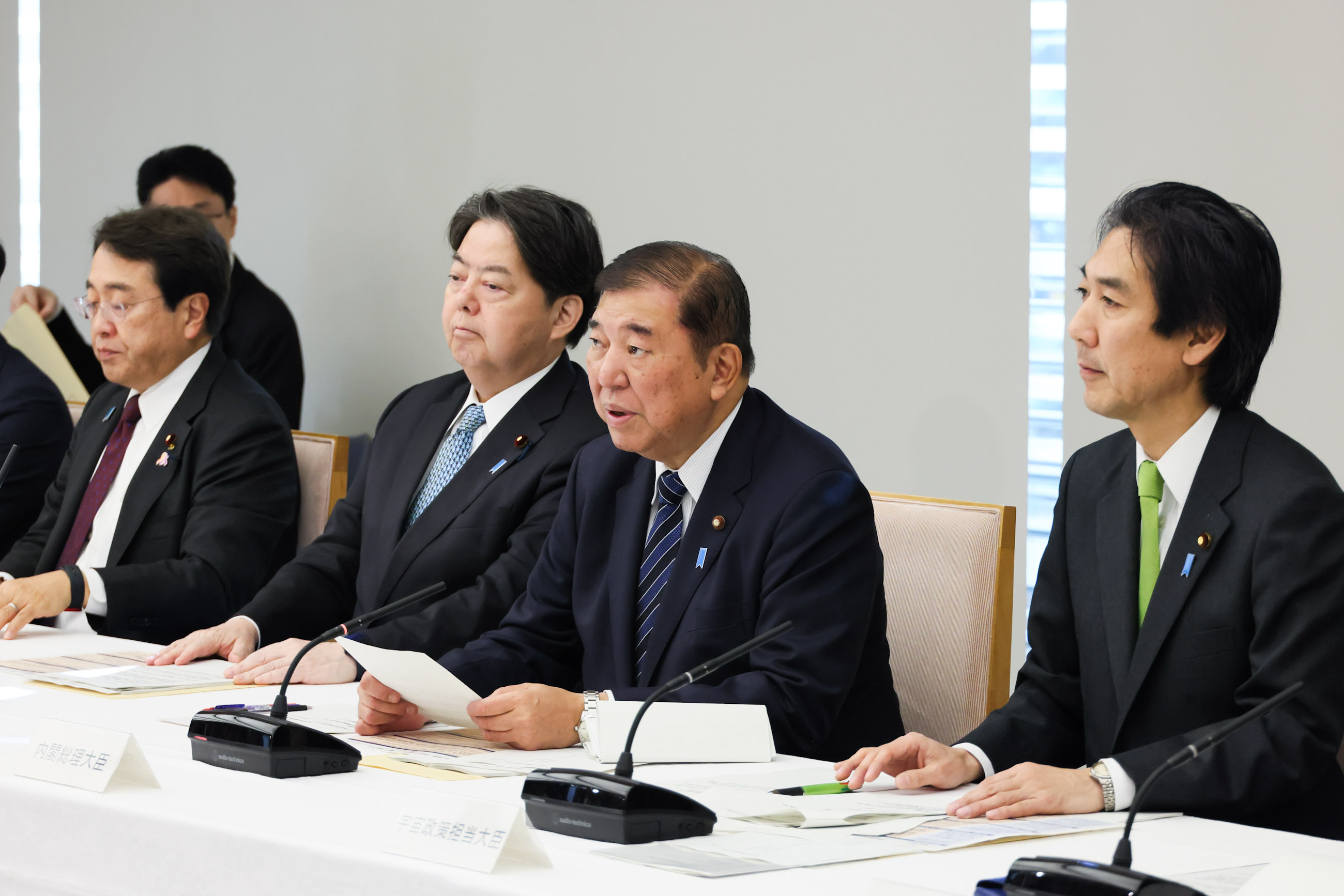 Prime Minister Ishiba wrapping up the meeting (2)