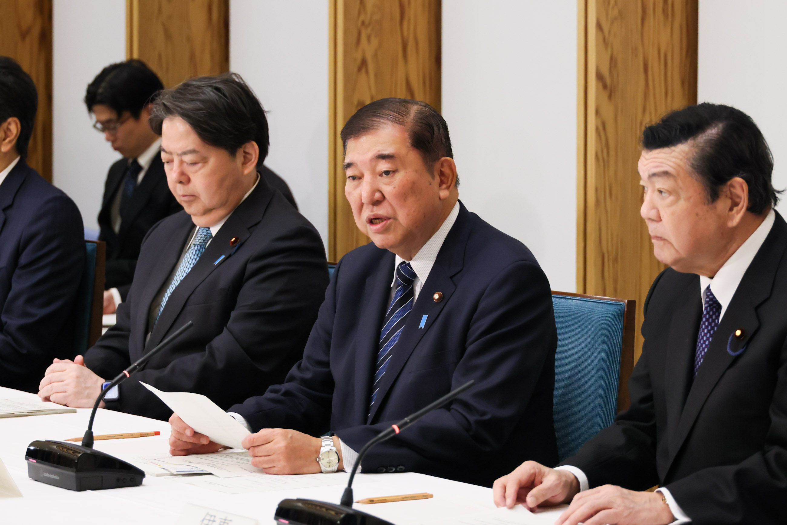 Prime Minister Ishiba wrapping up the meeting (1)