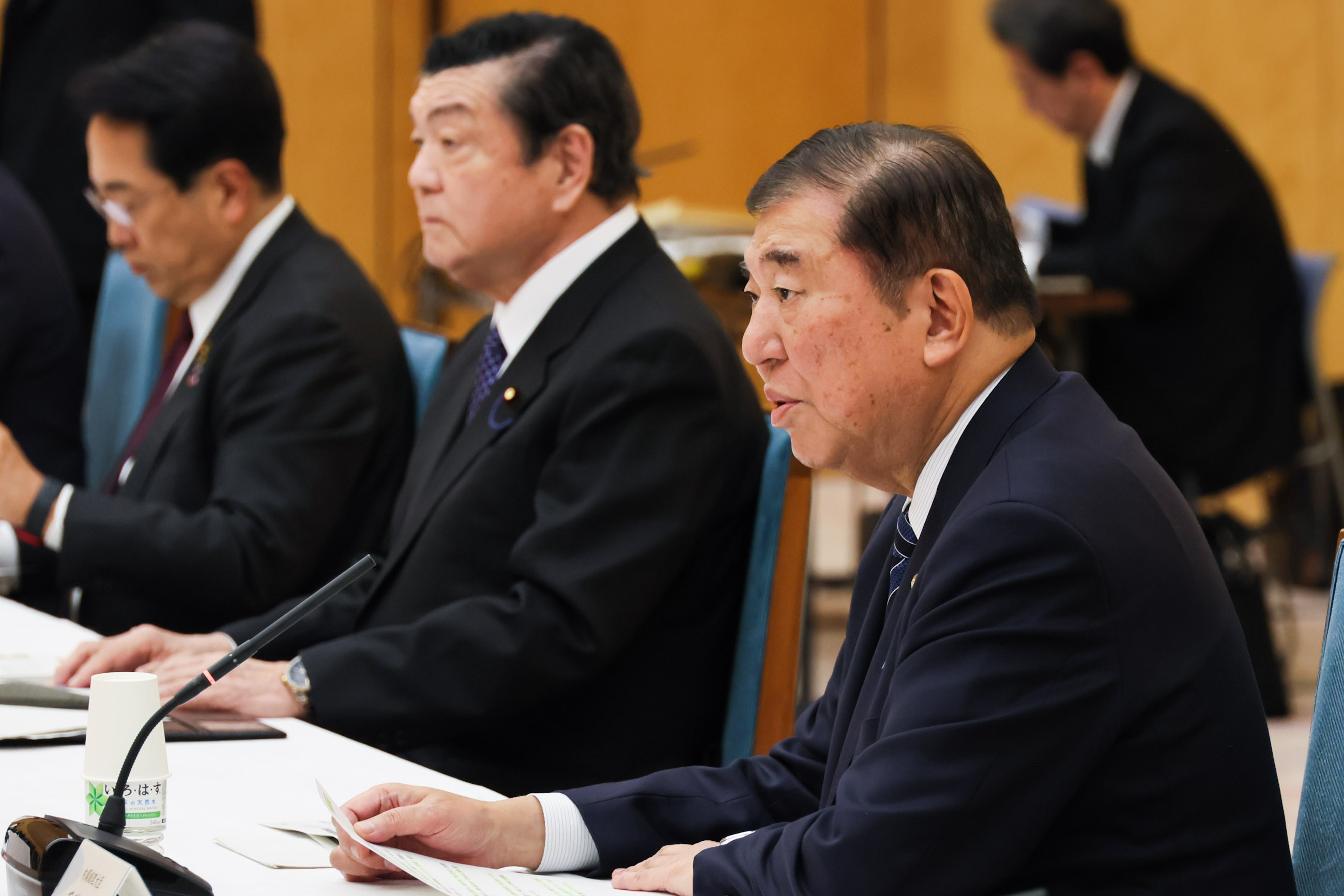 Prime Minister Ishiba wrapping up the meeting (1)