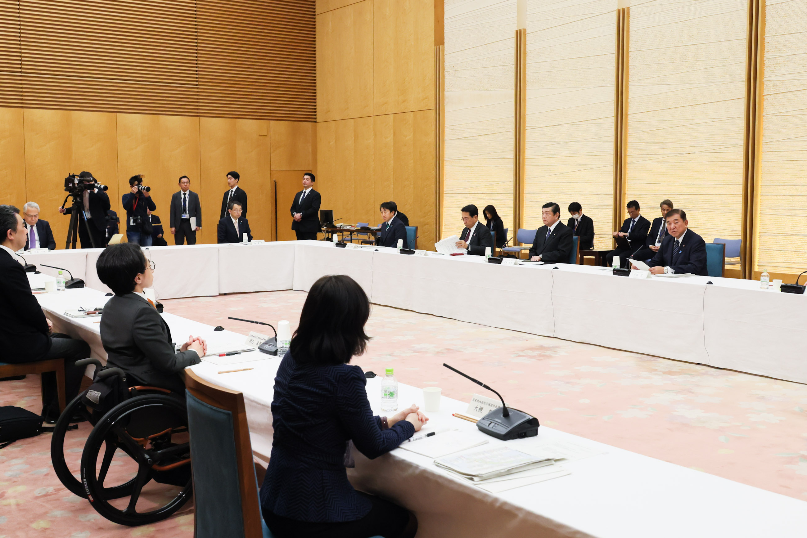 Prime Minister Ishiba wrapping up the meeting (3)