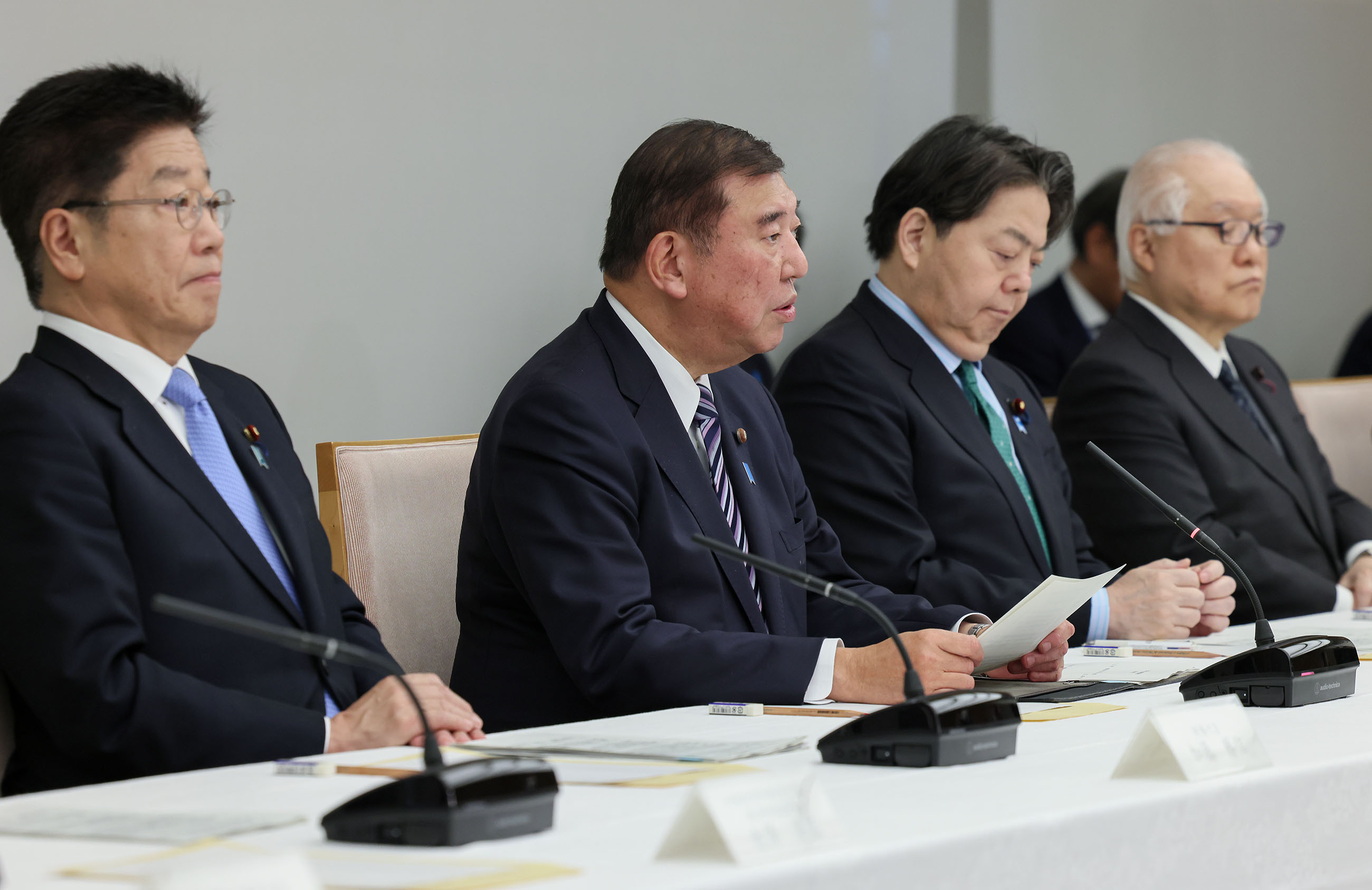 Prime Minister Ishiba wrapping up the meeting (2)