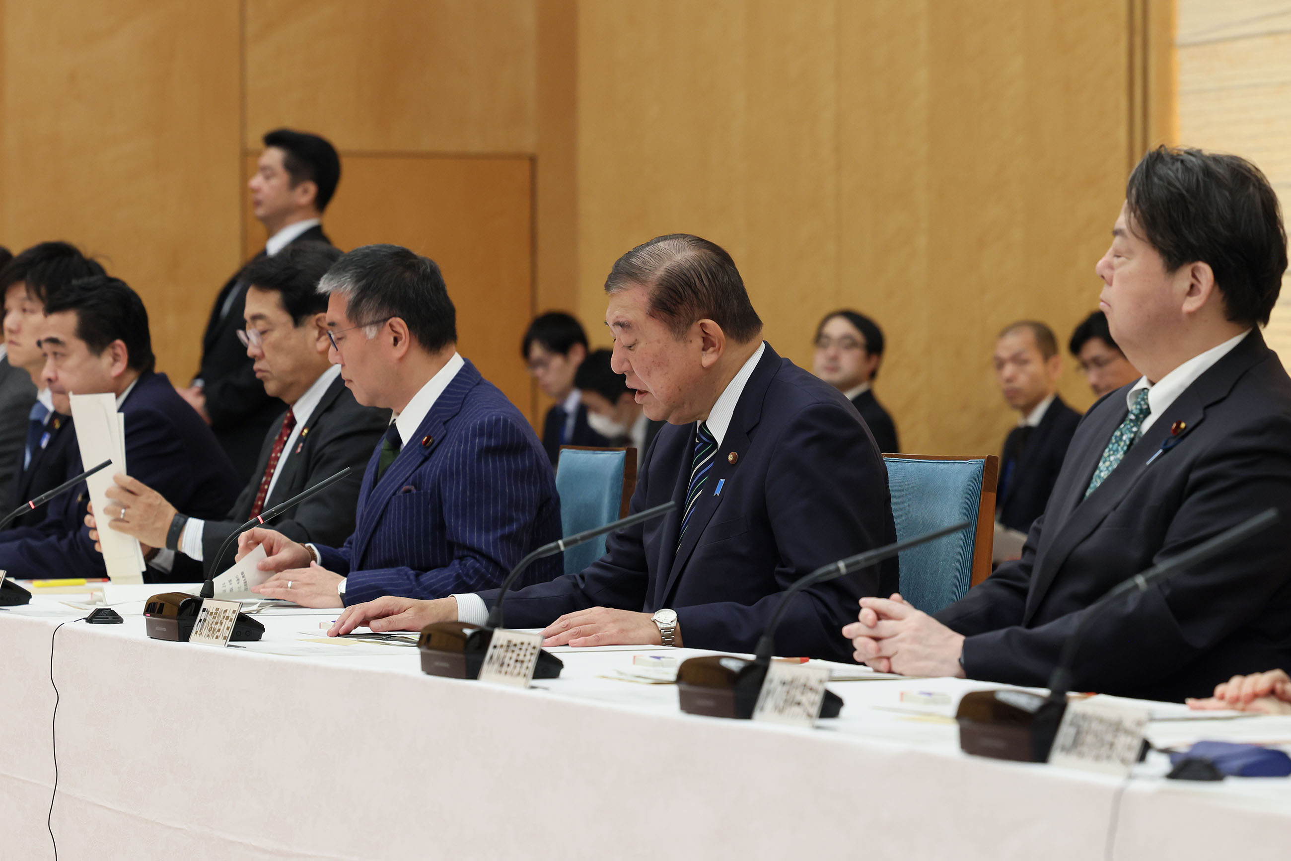 Prime Minister Ishiba wrapping up the meeting (1)