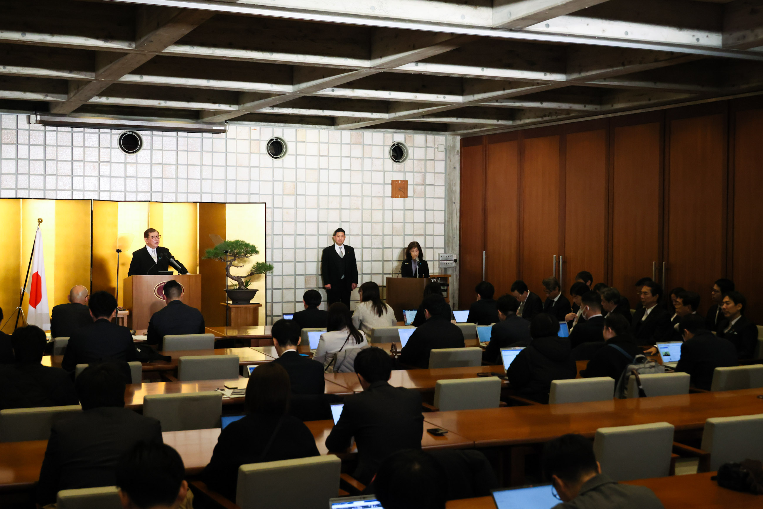 Prime Minister Ishiba making an opening statement (7)