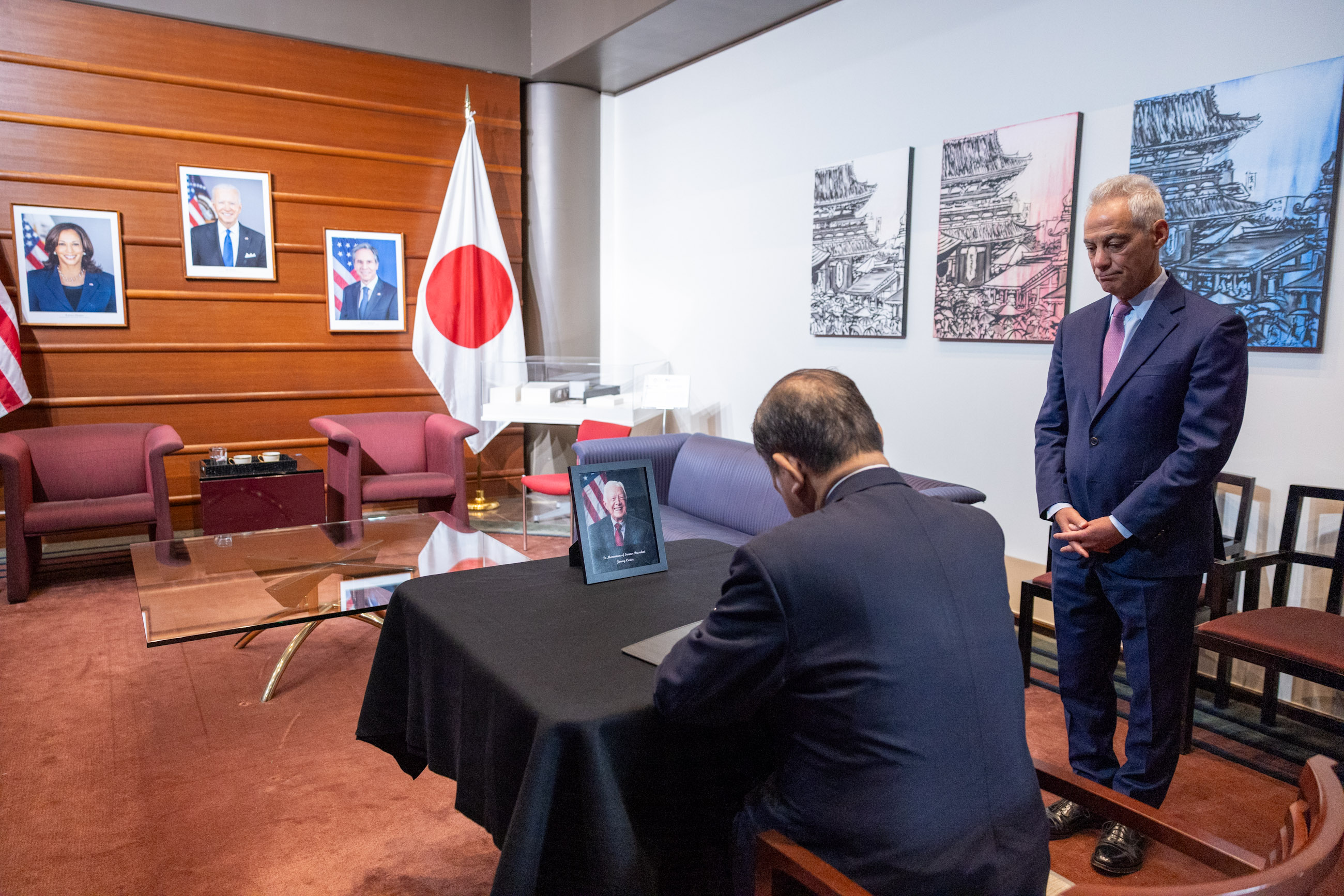 Prime Minister Ishiba offering his condolences (2)