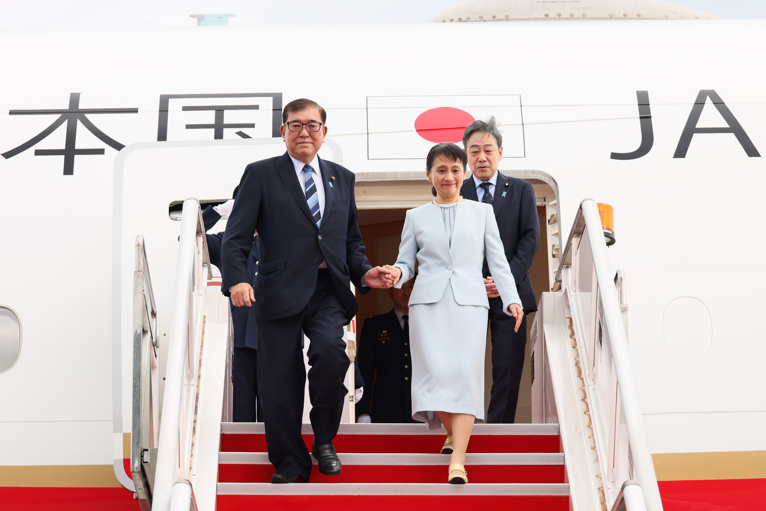 Prime Minister Ishiba arriving in Kuala Lumpur (1)