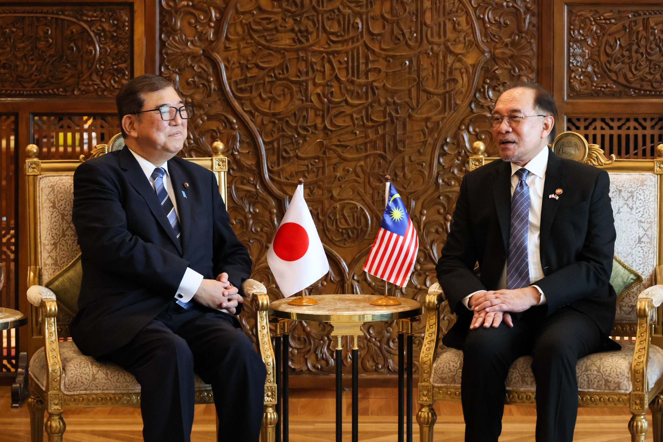 Japan-Malaysia Summit Meeting (small-group meeting) (3)