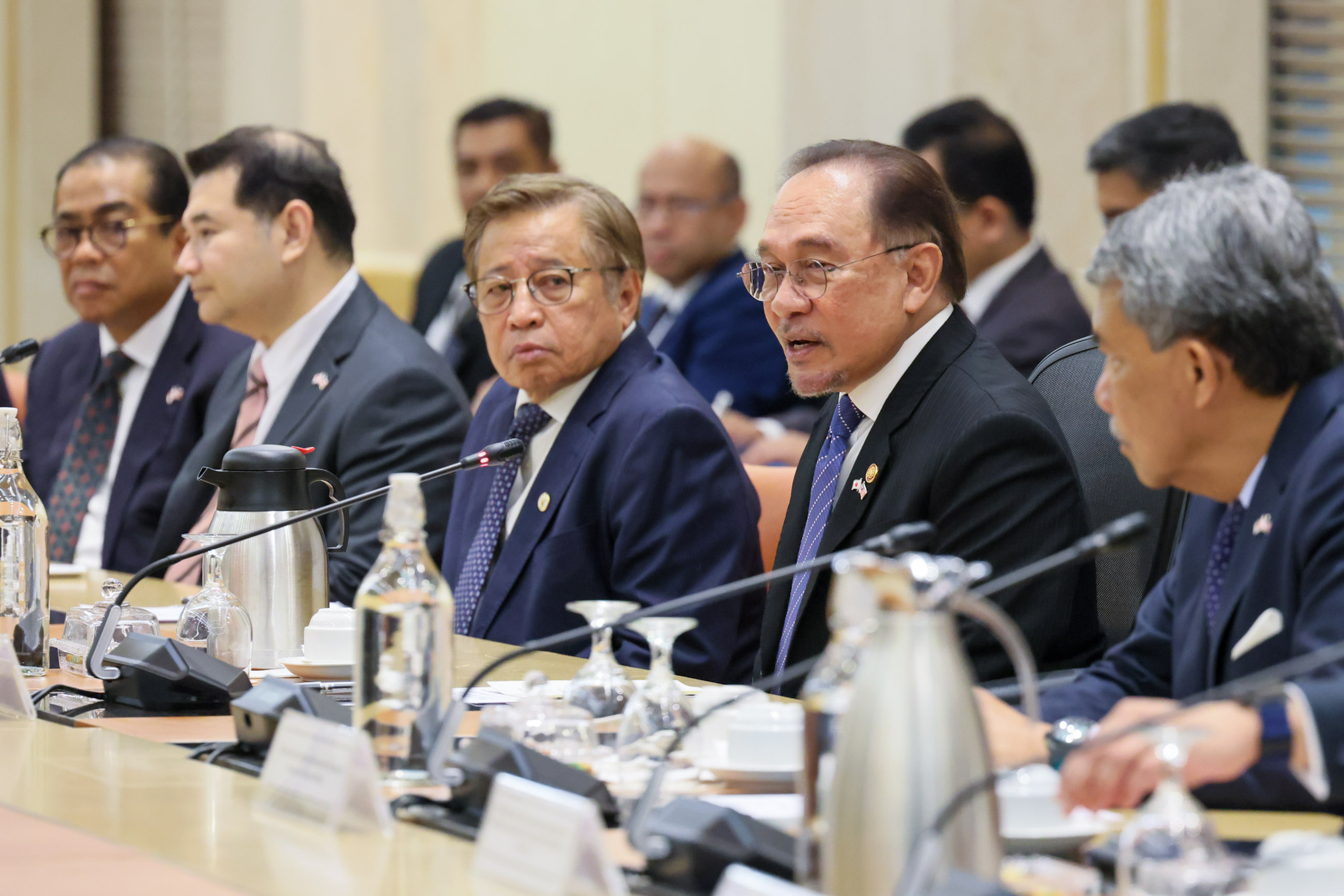 Japan-Malaysia Summit Meeting (expanded meeting) (1)