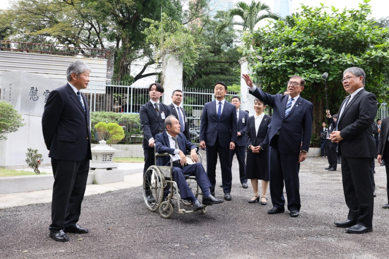 Prime Minister Ishiba visiting the Japanese Cemetery (1)