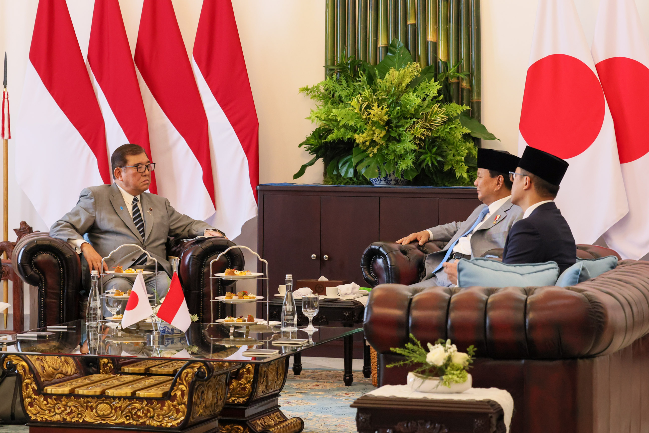 Japan-Indonesia Summit Meeting (small-group meeting) (1)