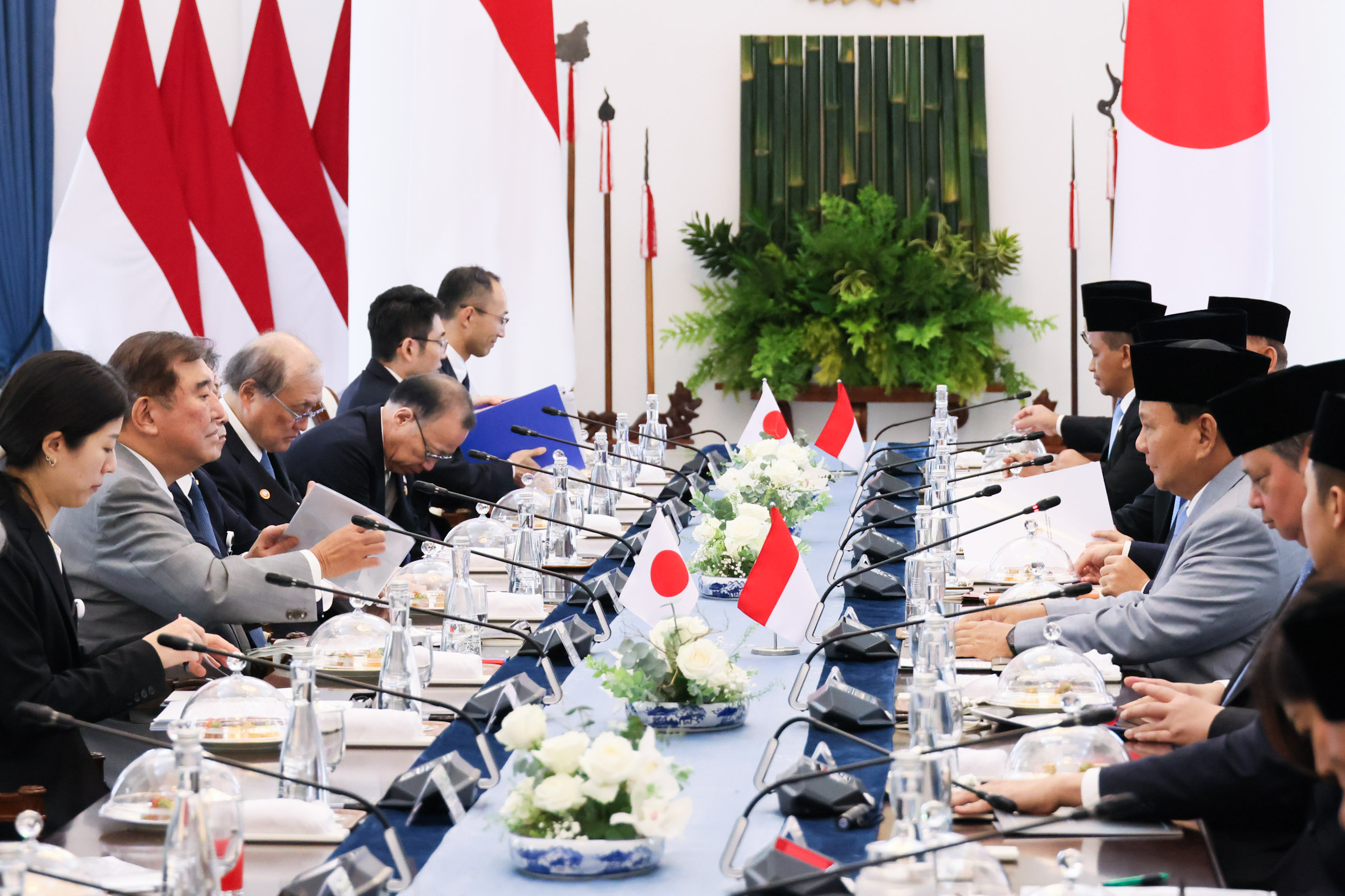 Japan-Indonesia Summit Meeting (expanded meting) (3)