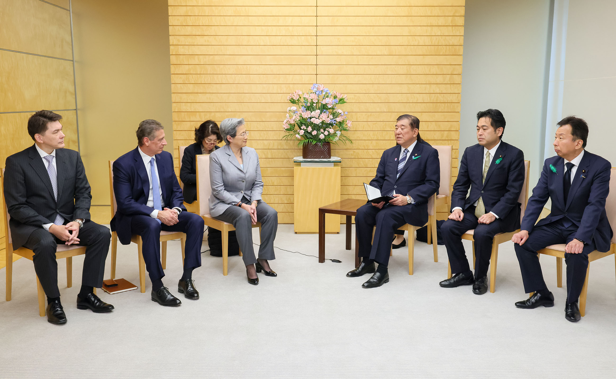 Prime Minister Ishiba receiving a courtesy call (3)