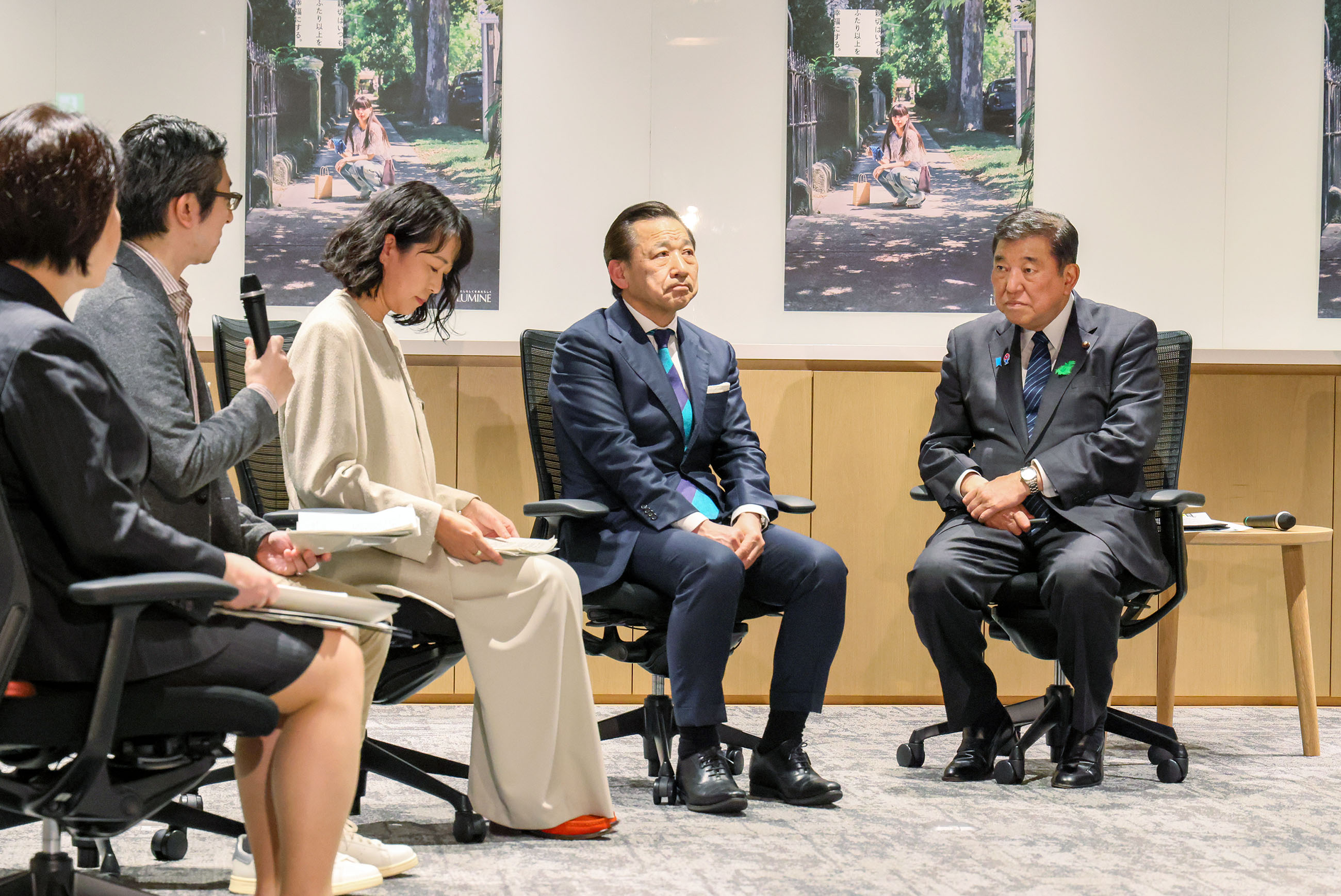 Prime Minister Ishiba holding an exchange of views with employees of LUMINE (6)