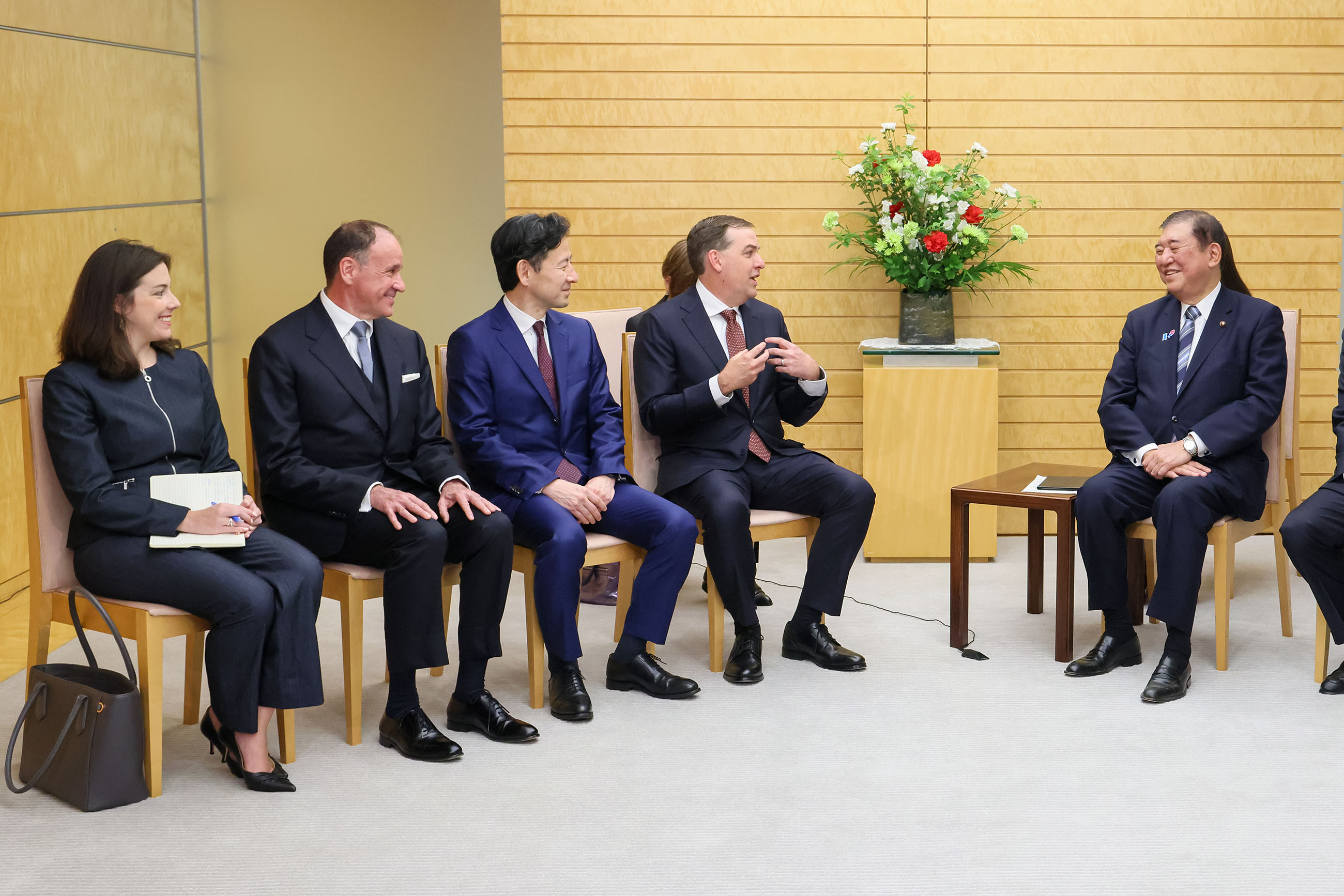 Prime Minister Ishiba receiving a courtesy call (2)