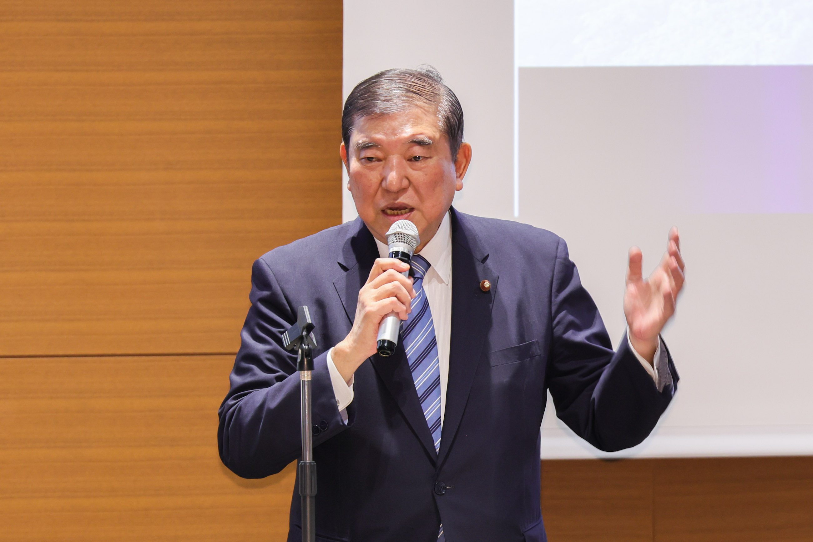Prime Minister Ishiba delivering a speech (2)